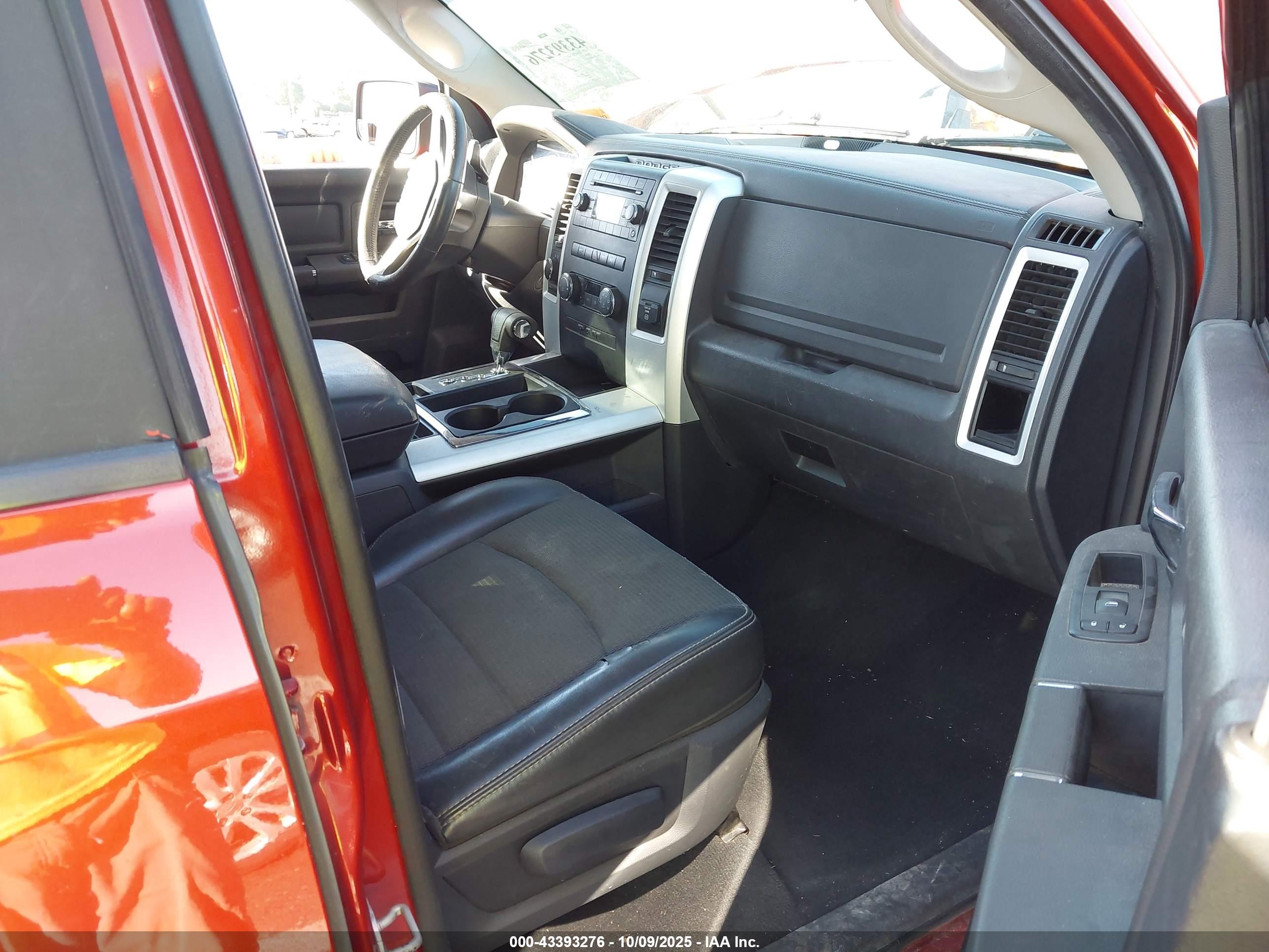 DODGE RAM image 5