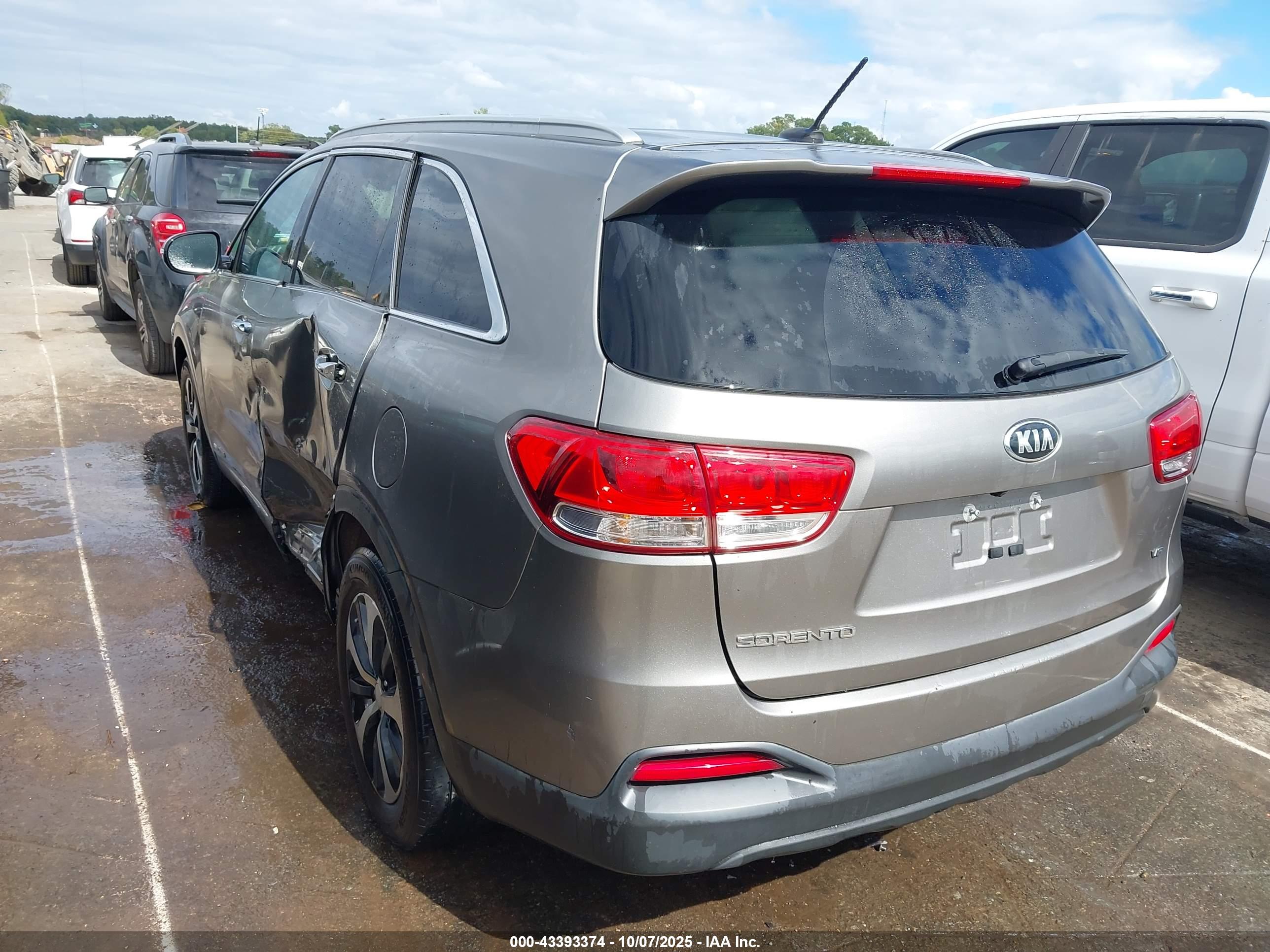 KIA SORENTO image 3
