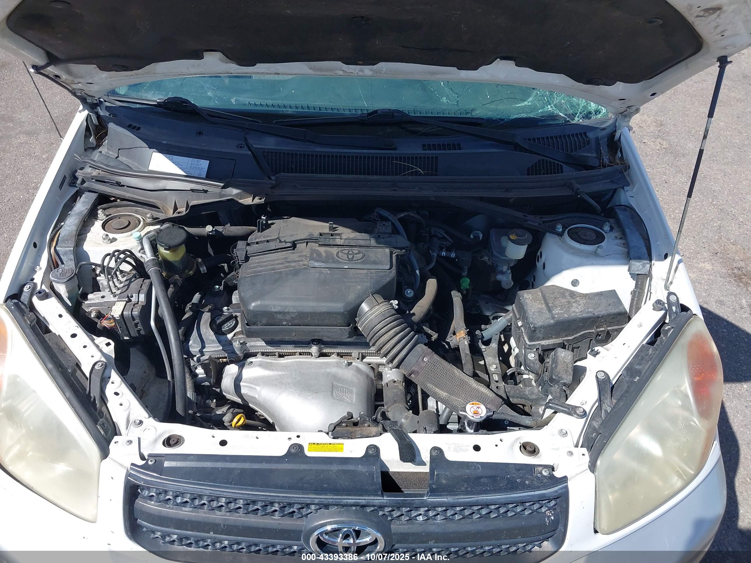 TOYOTA RAV4 image 10