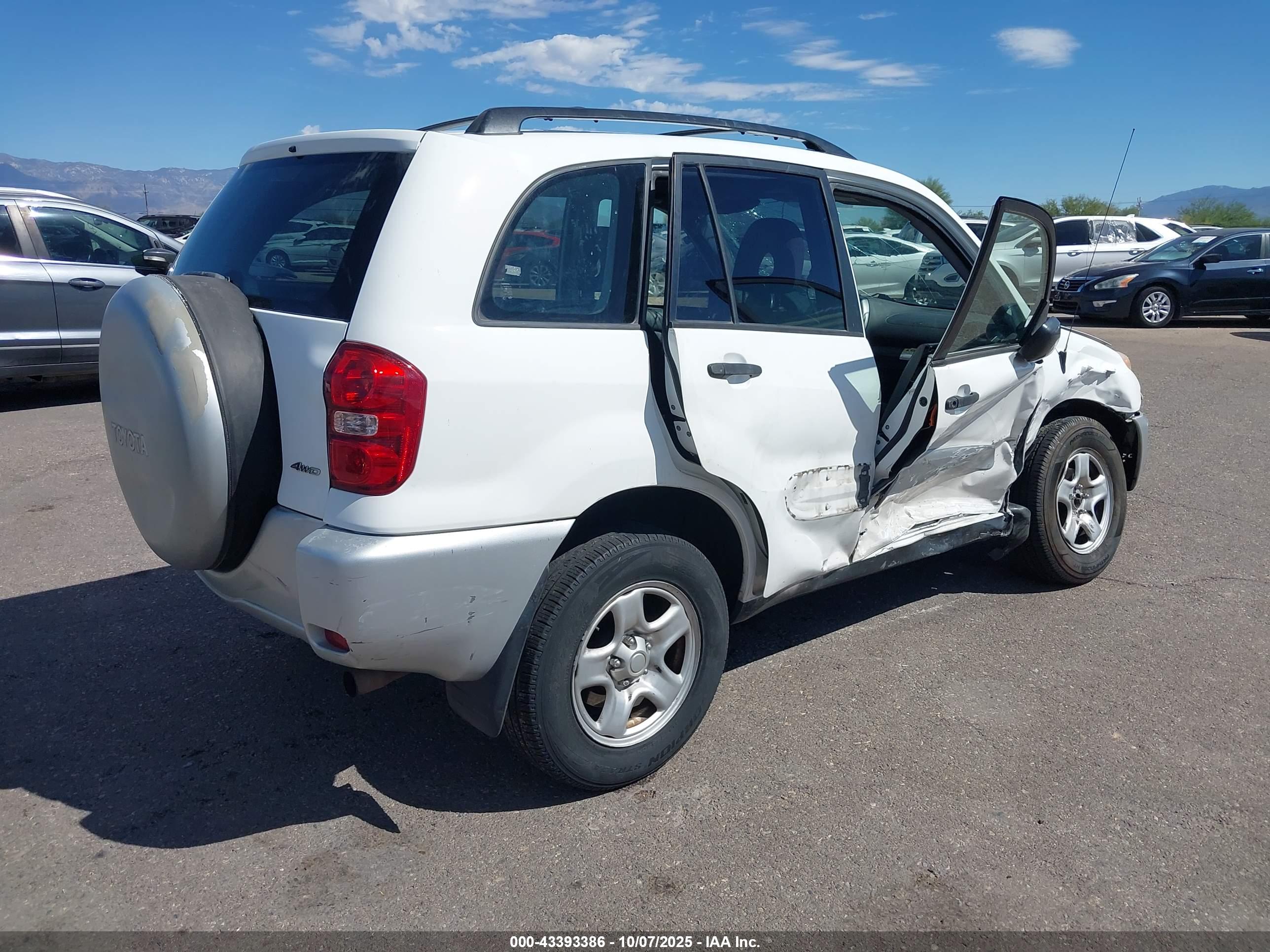 TOYOTA RAV4 image 4