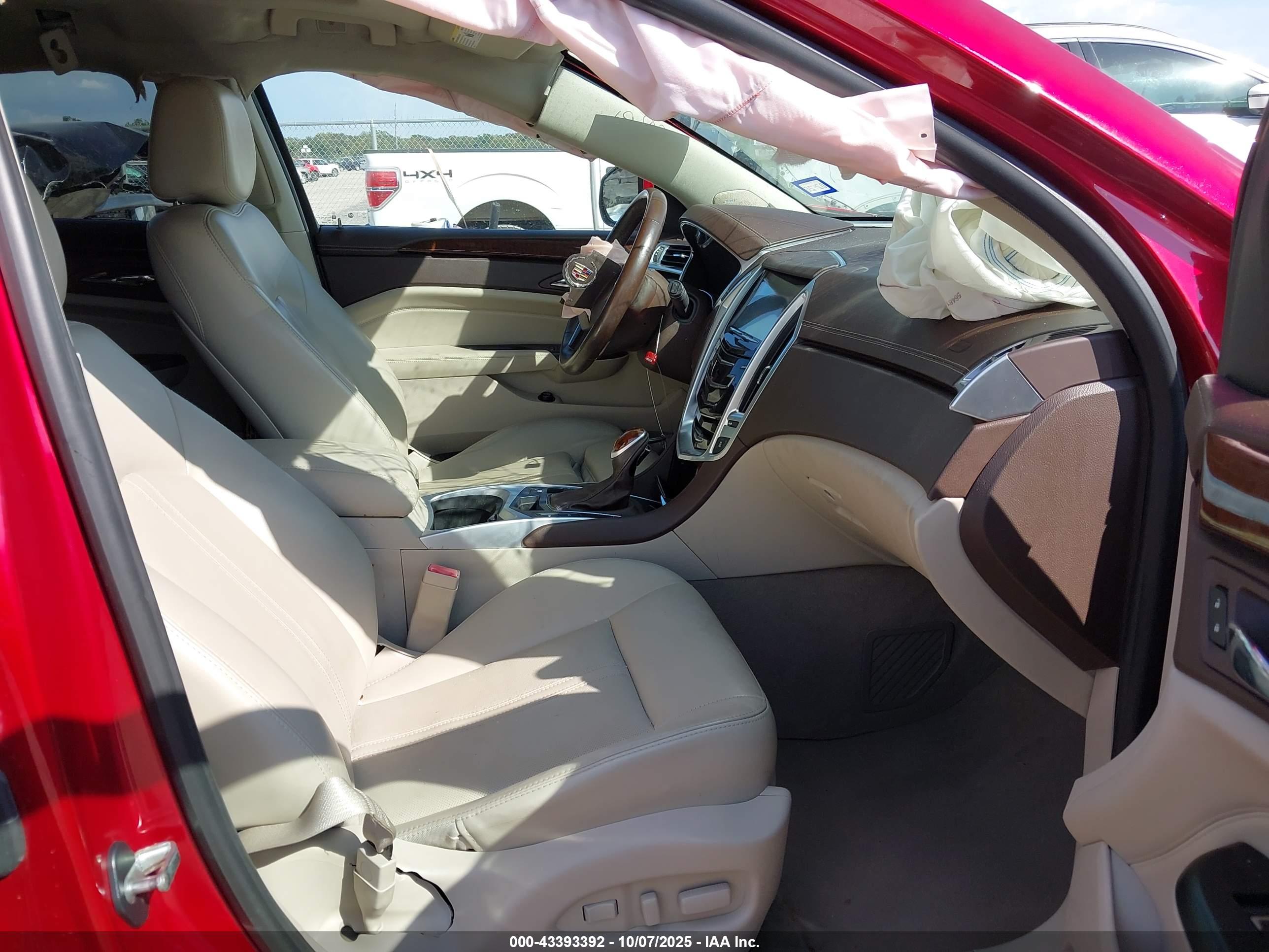 CADILLAC SRX image 5