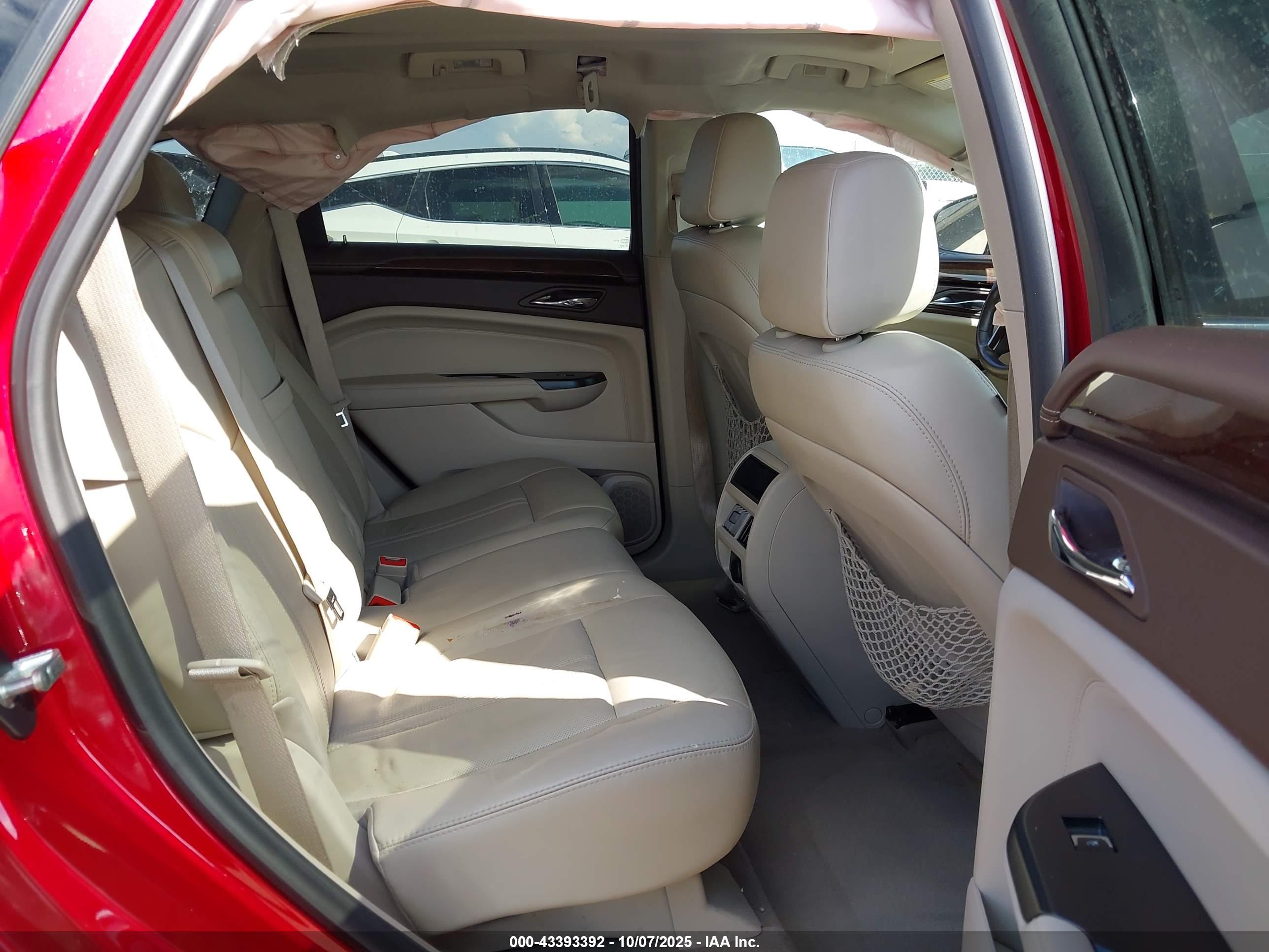 CADILLAC SRX image 8