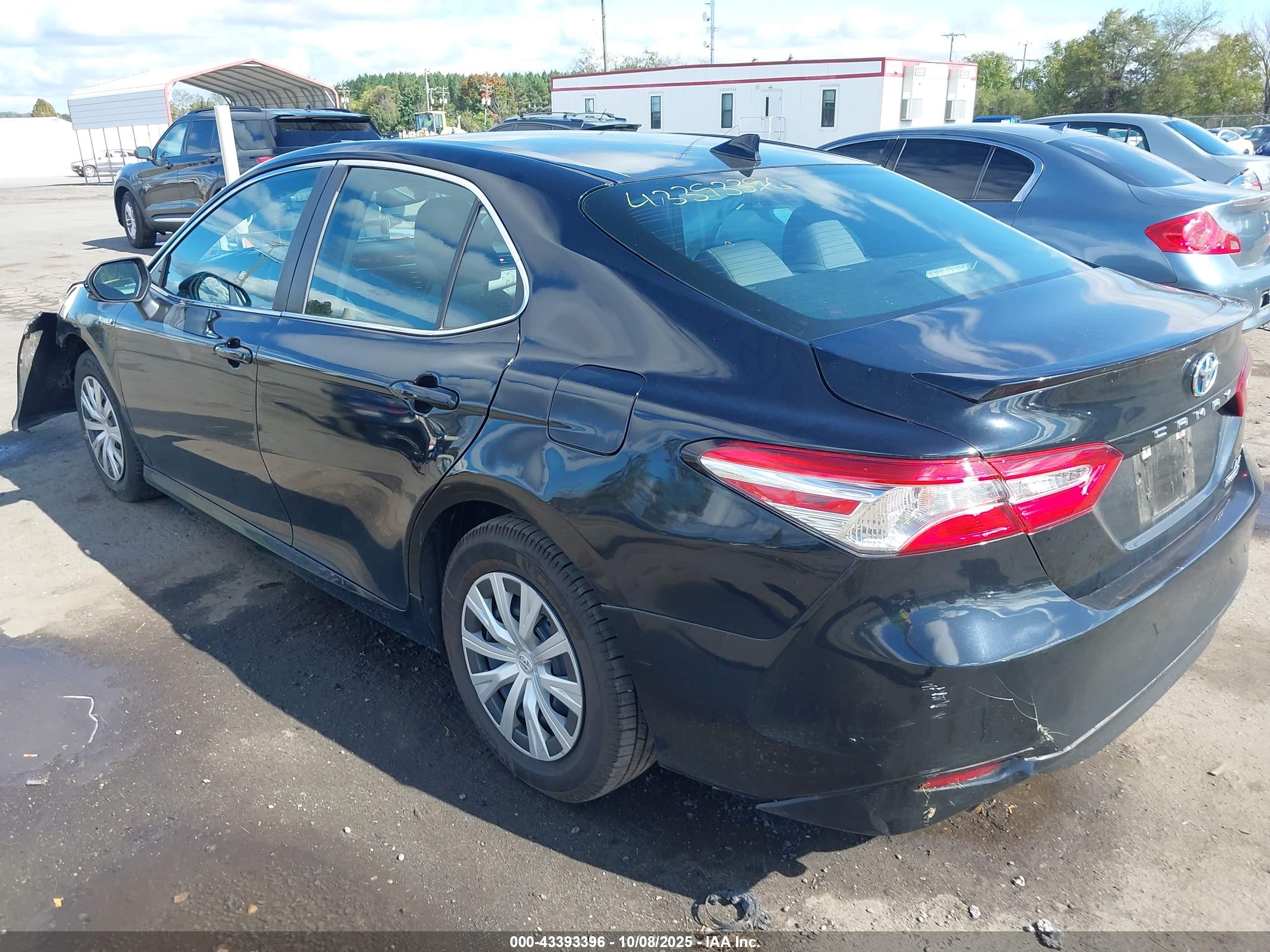 TOYOTA CAMRY image 3