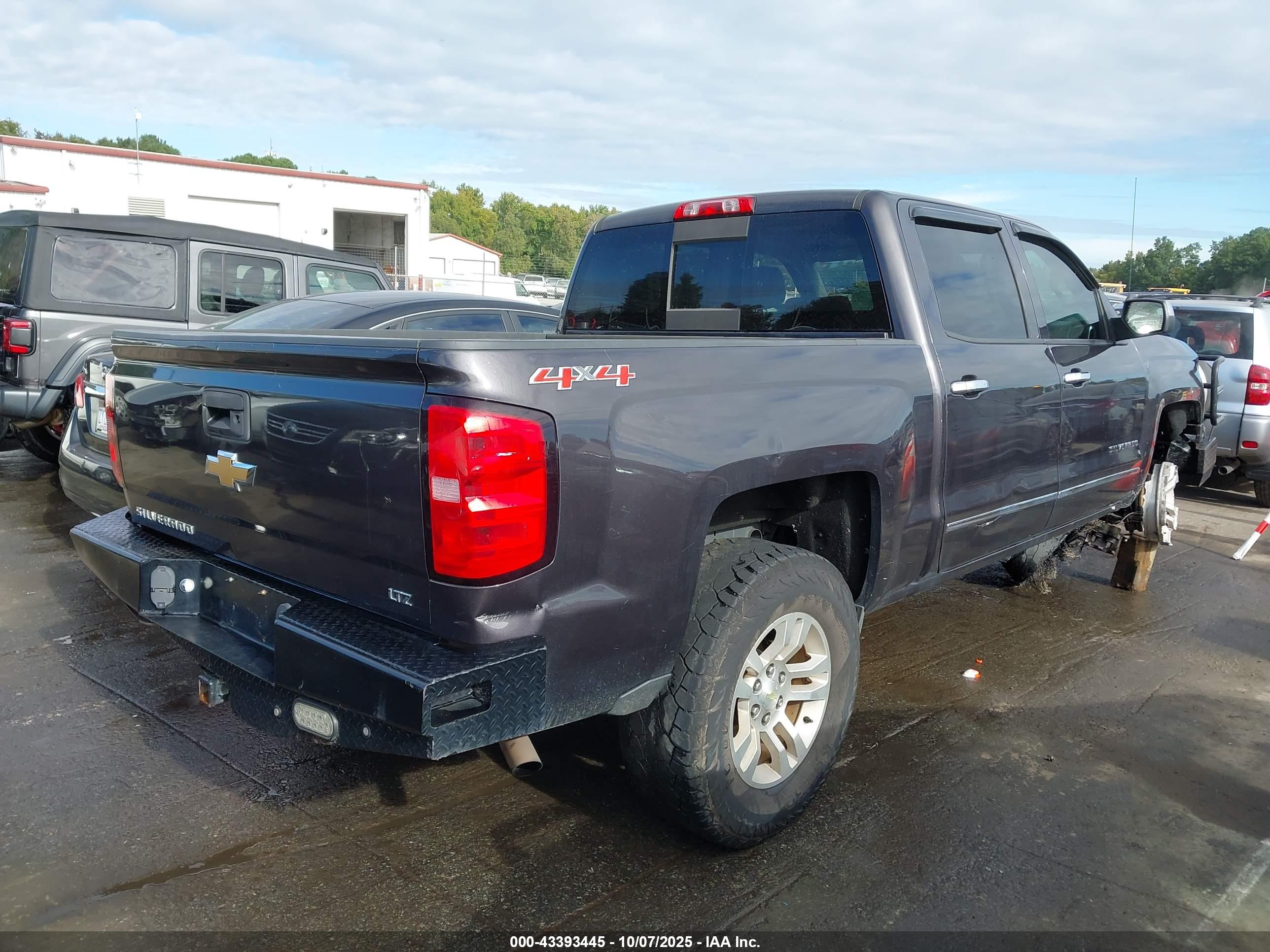 CHEVROLET SILVERADO image 4