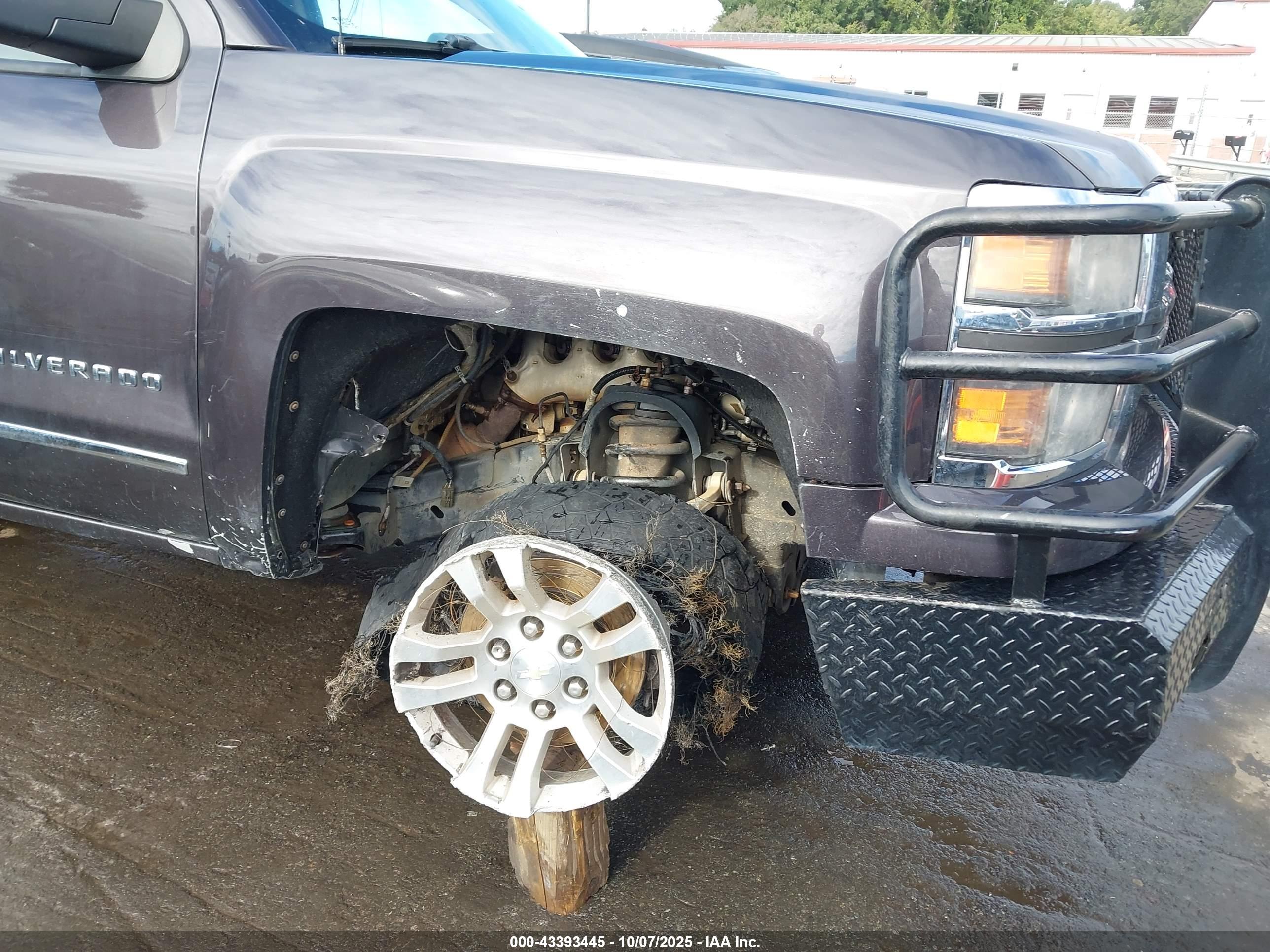 CHEVROLET SILVERADO image 6