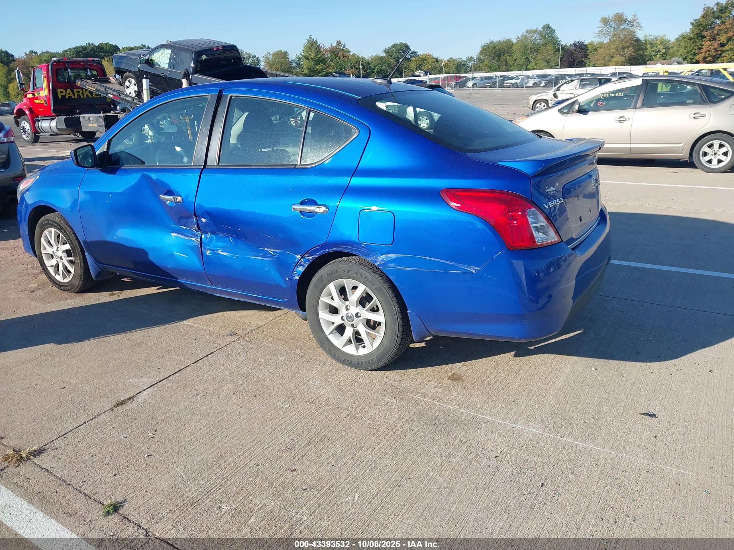 NISSAN VERSA image 3
