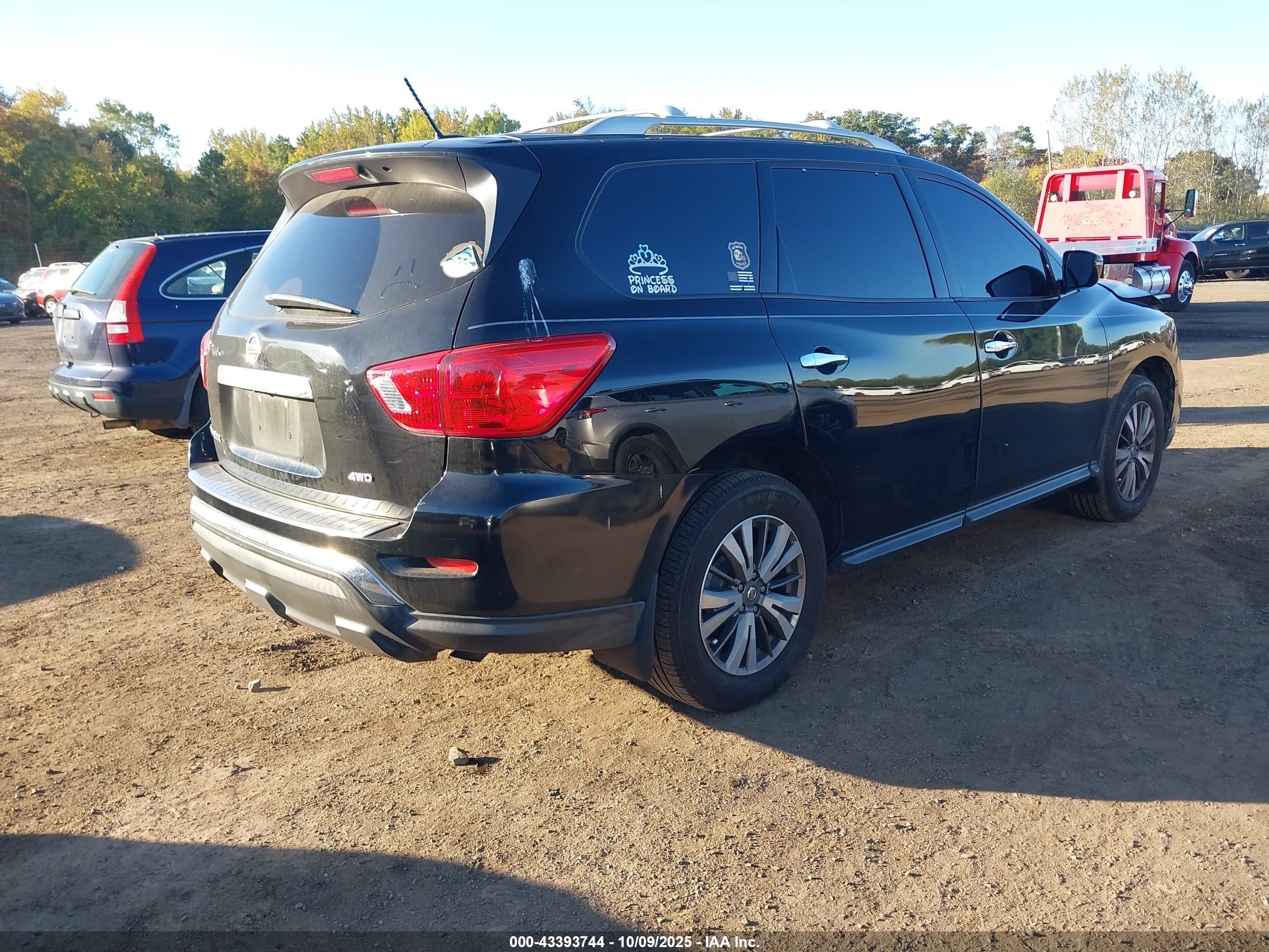 NISSAN PATHFINDER image 4