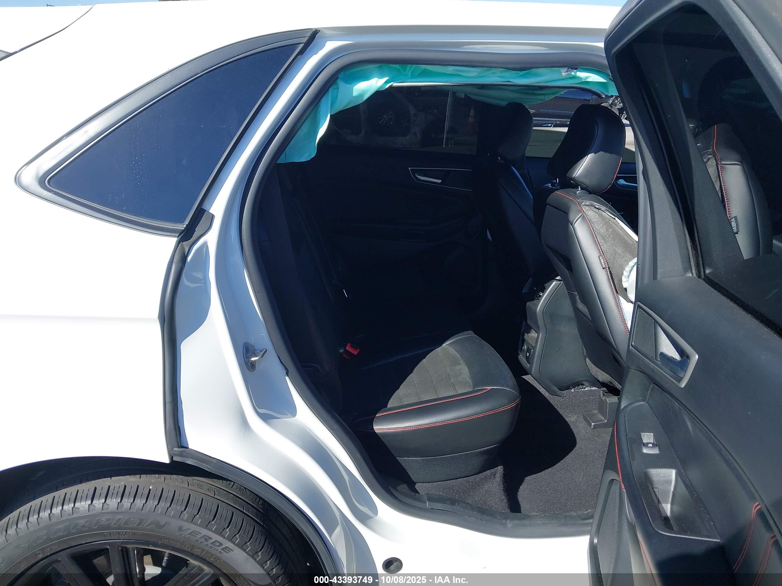 FORD EDGE image 8