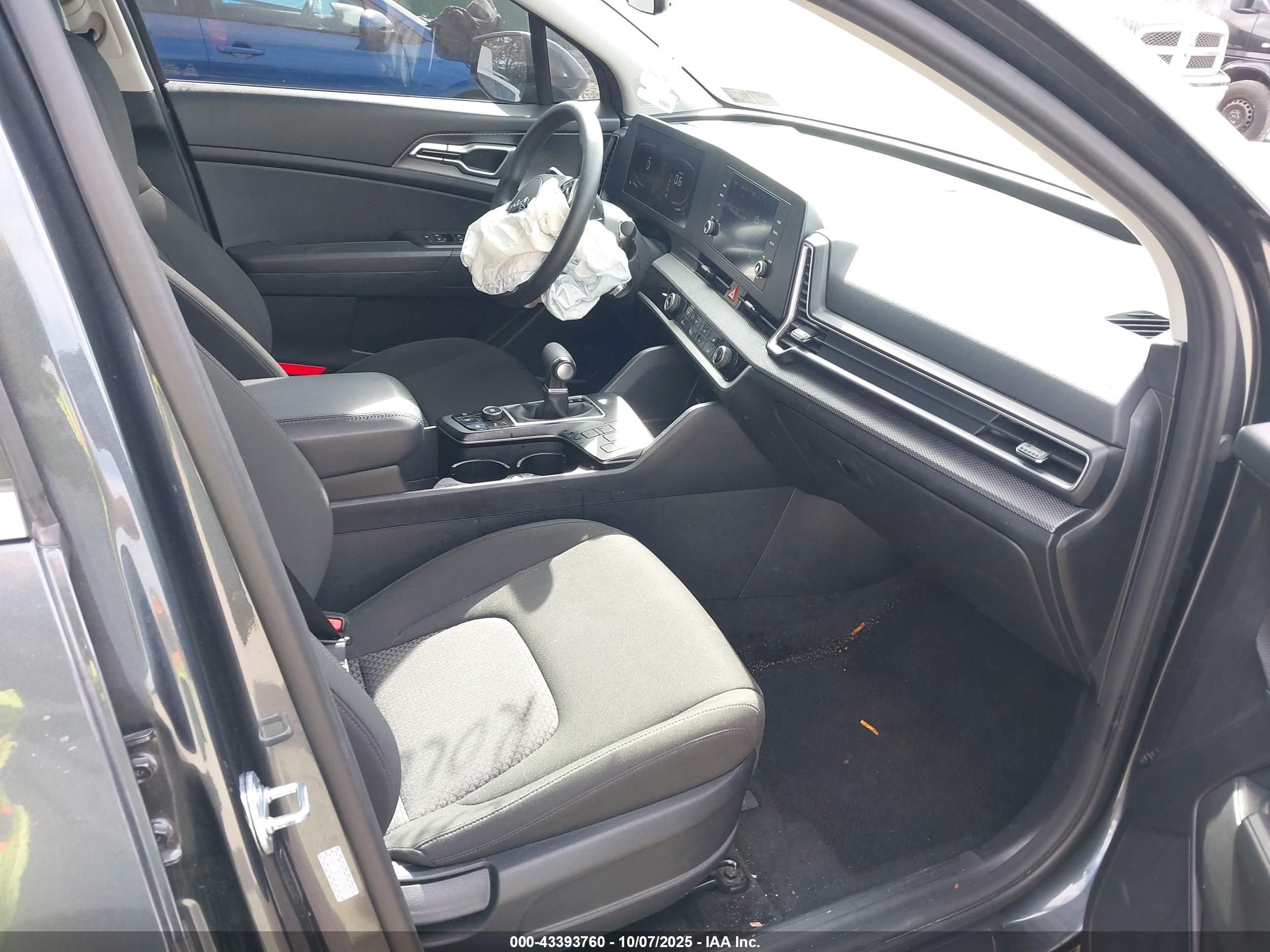 KIA SPORTAGE image 5