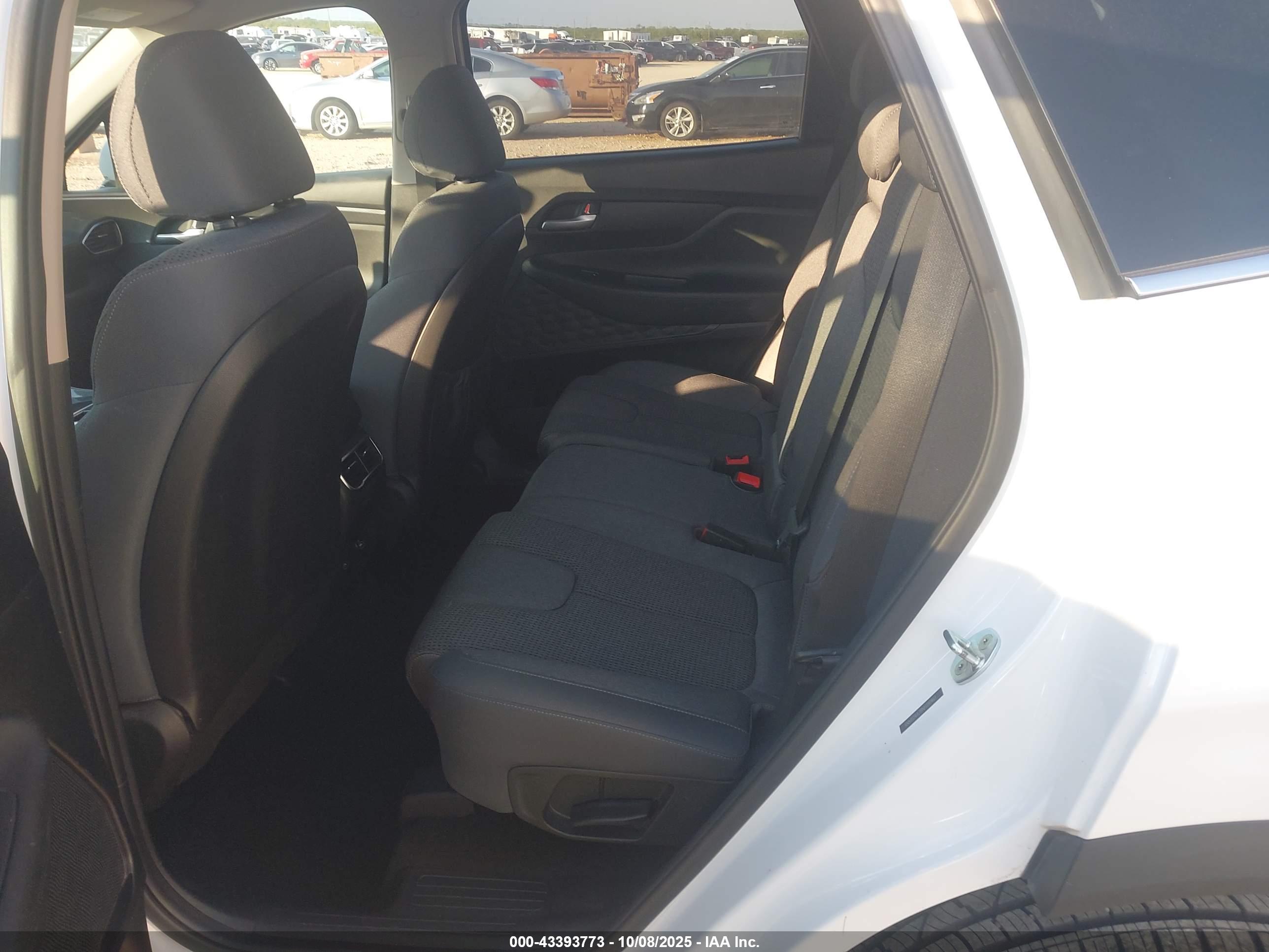 HYUNDAI SANTA image 8