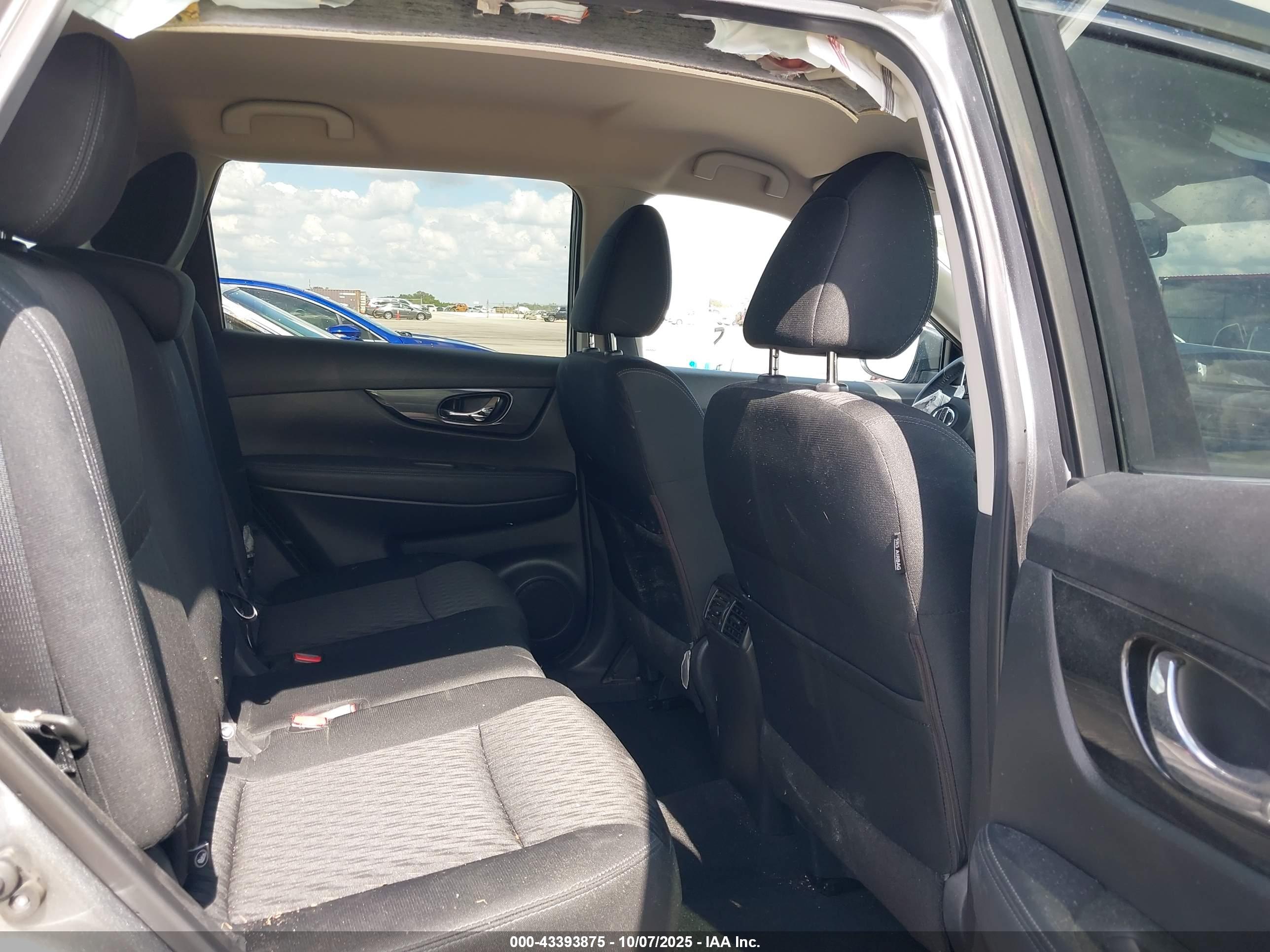 NISSAN ROGUE image 8