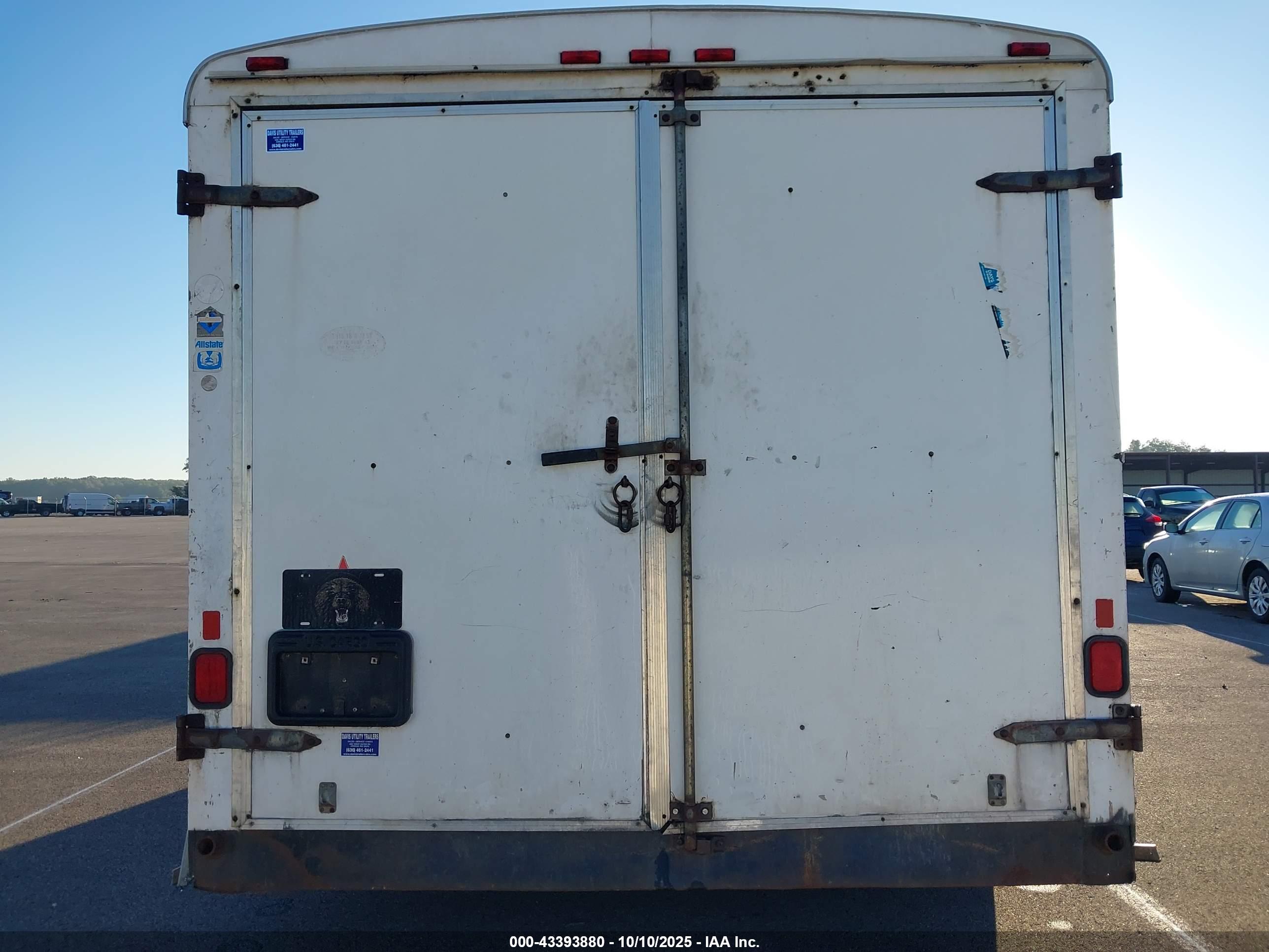 US TRAILER image 7