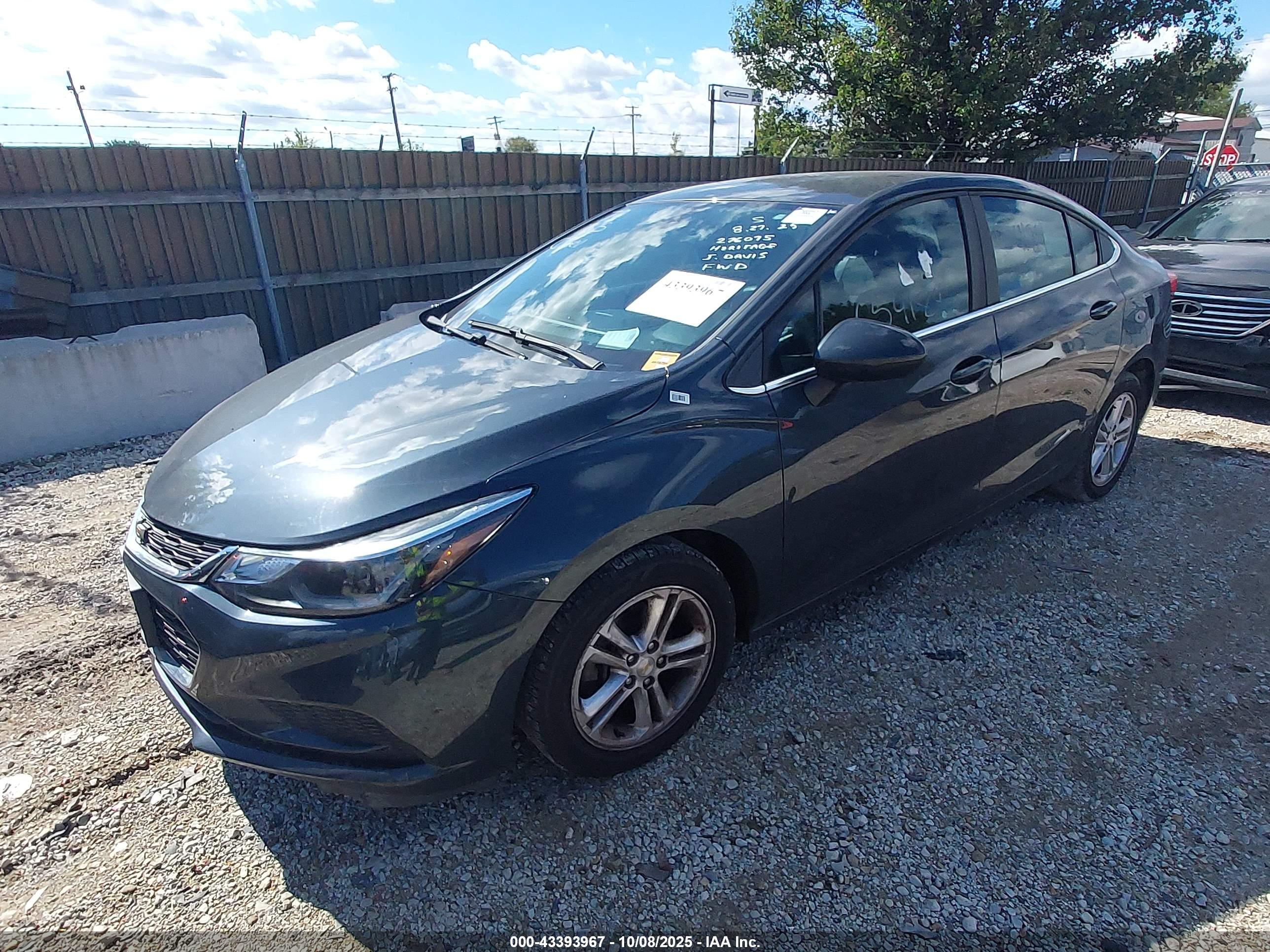 CHEVROLET CRUZE image 2