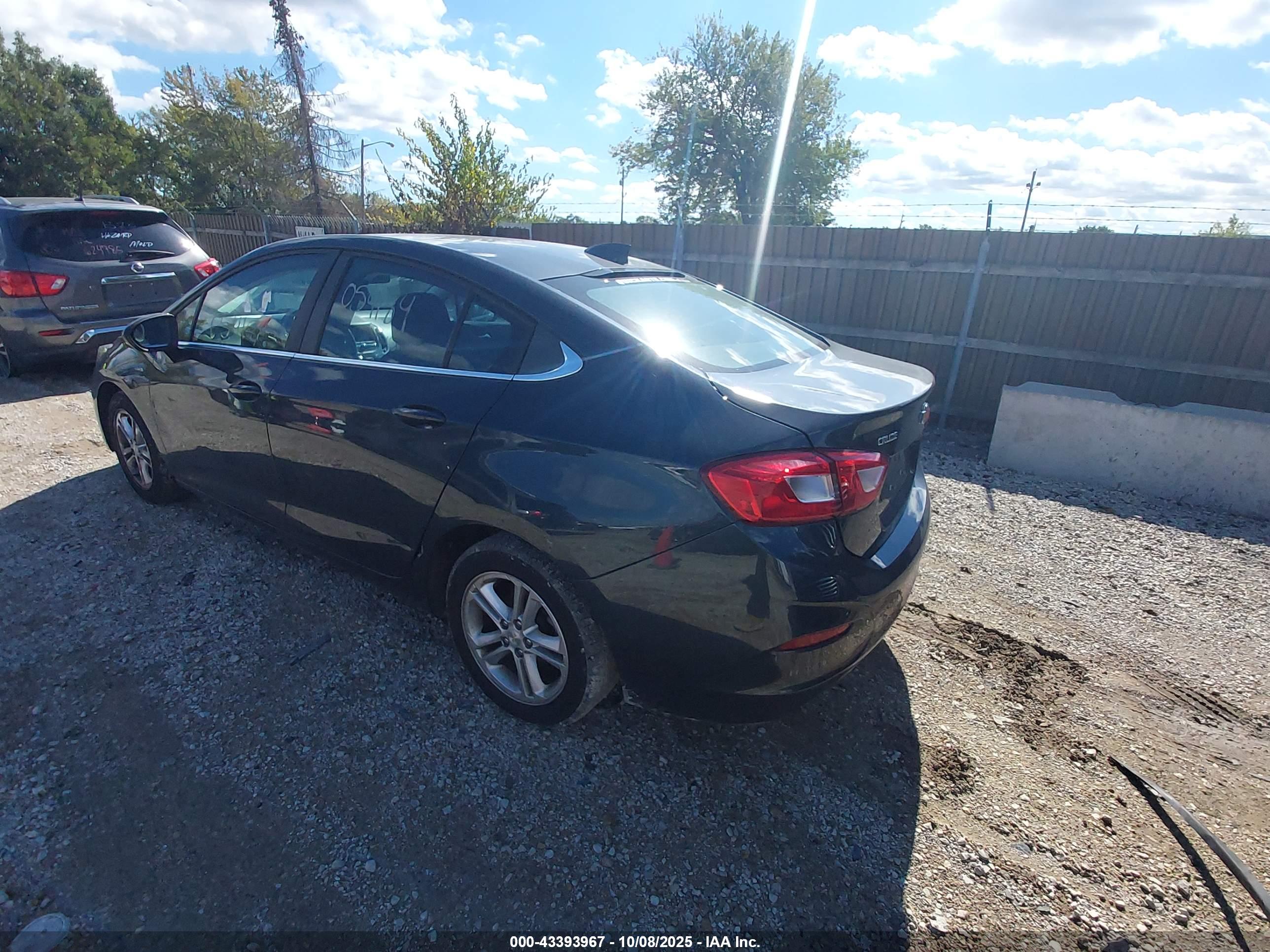CHEVROLET CRUZE image 3