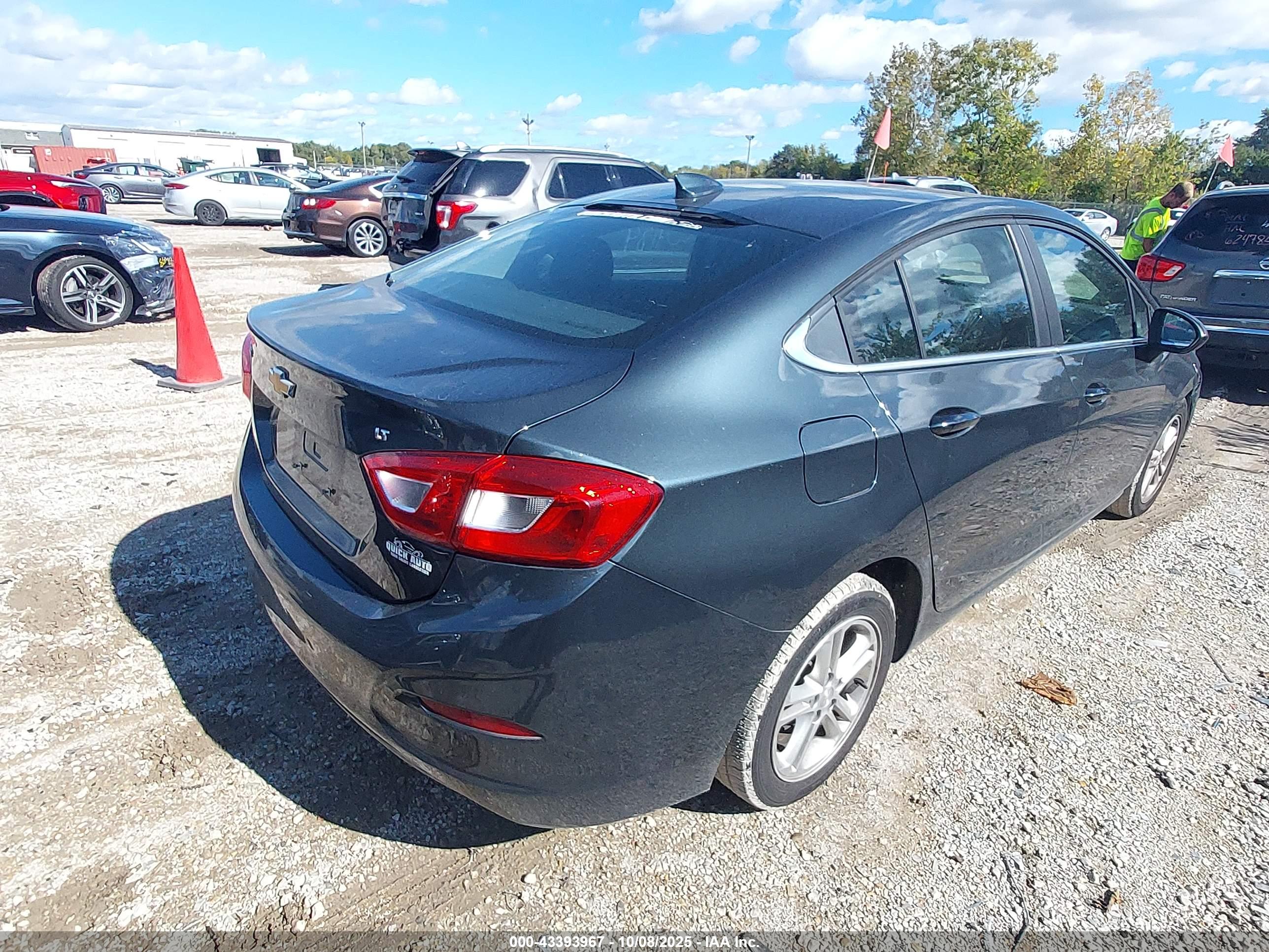 CHEVROLET CRUZE image 4