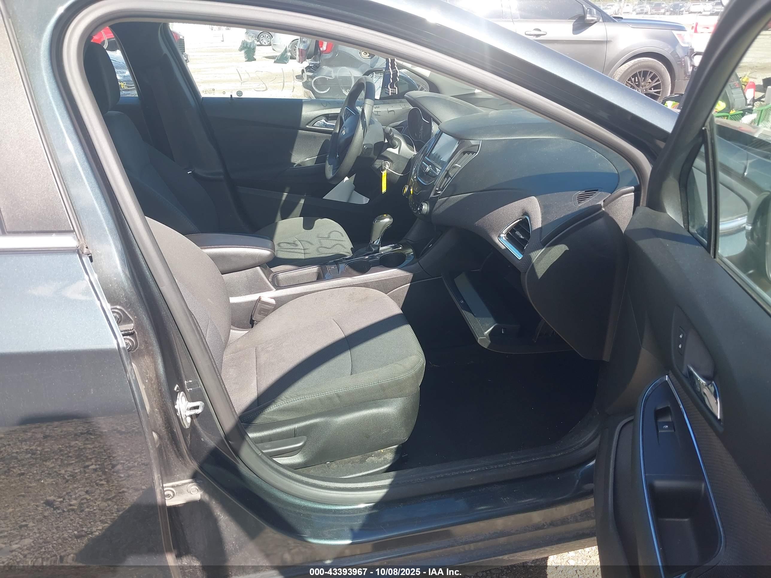 CHEVROLET CRUZE image 5