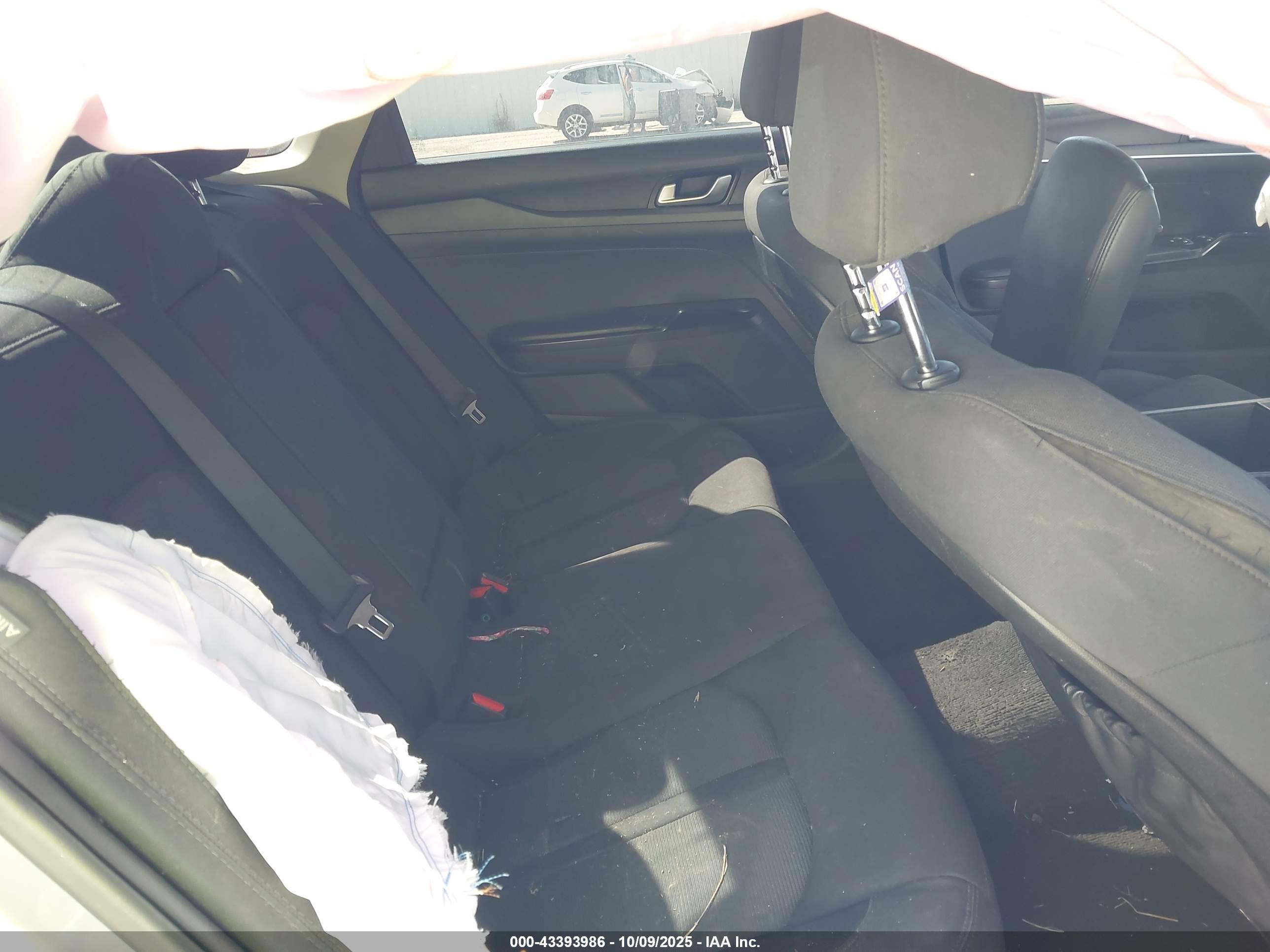 KIA K5 image 8