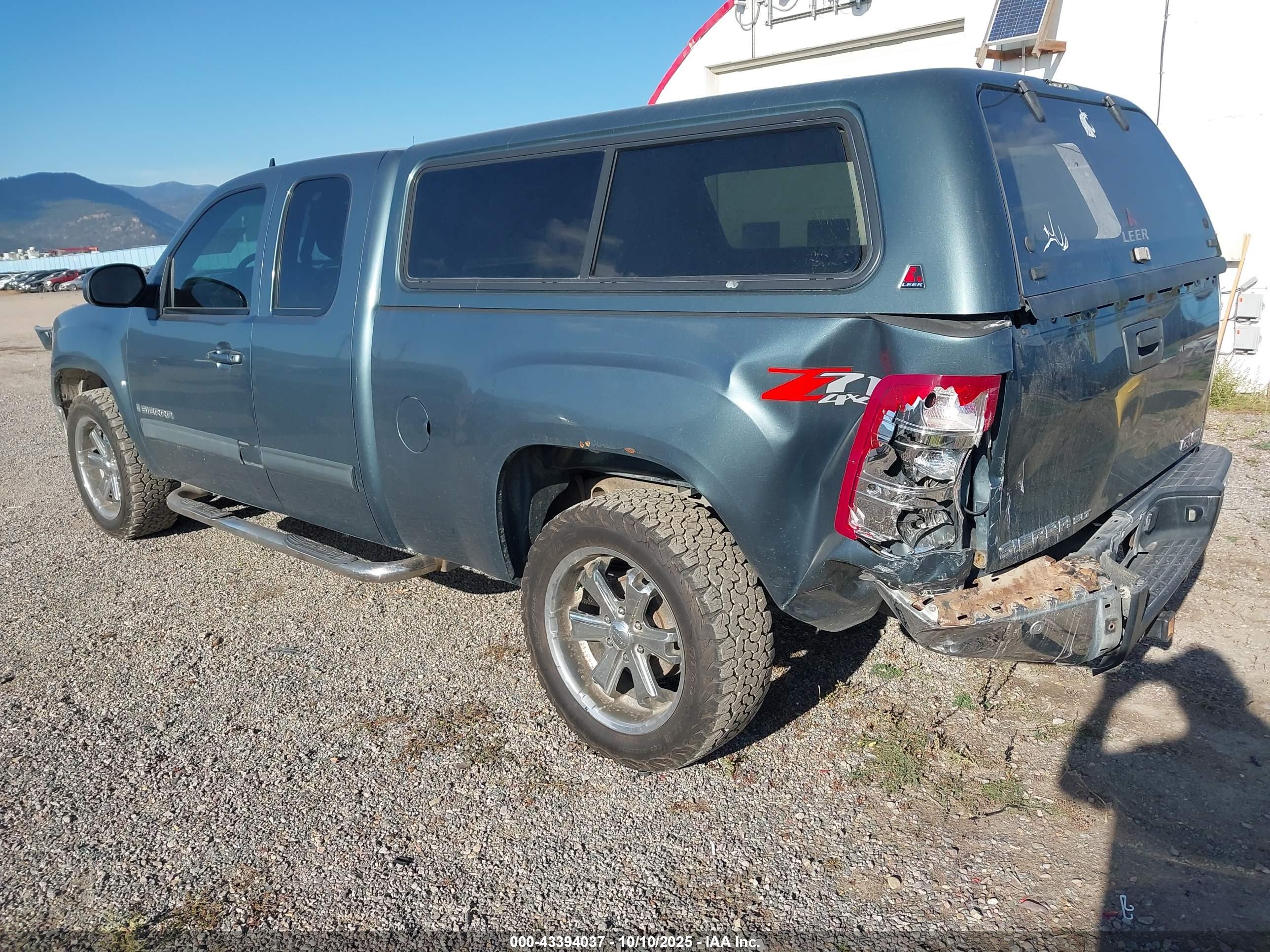 GMC SIERRA image 3