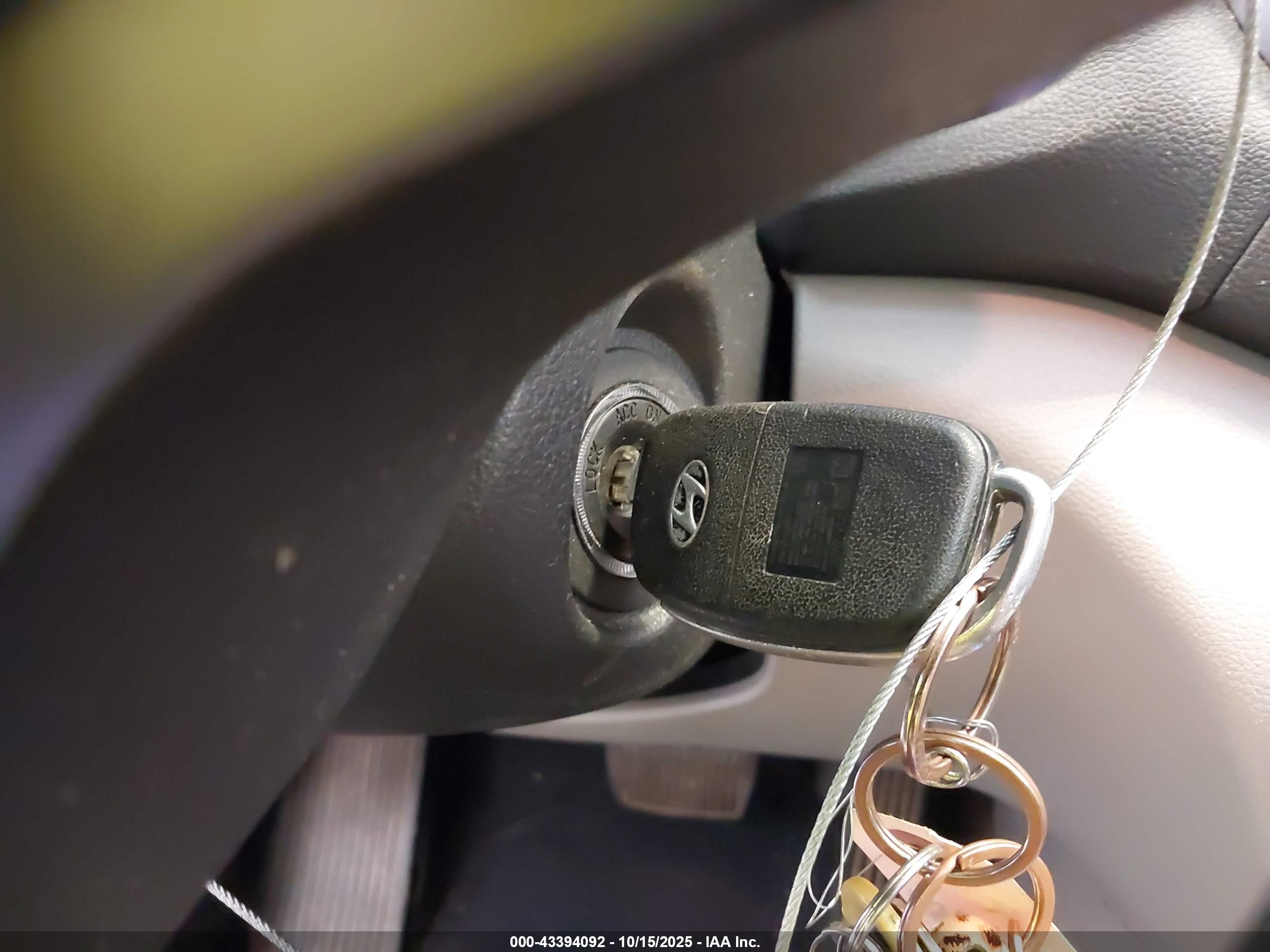 HYUNDAI TUCSON image 11