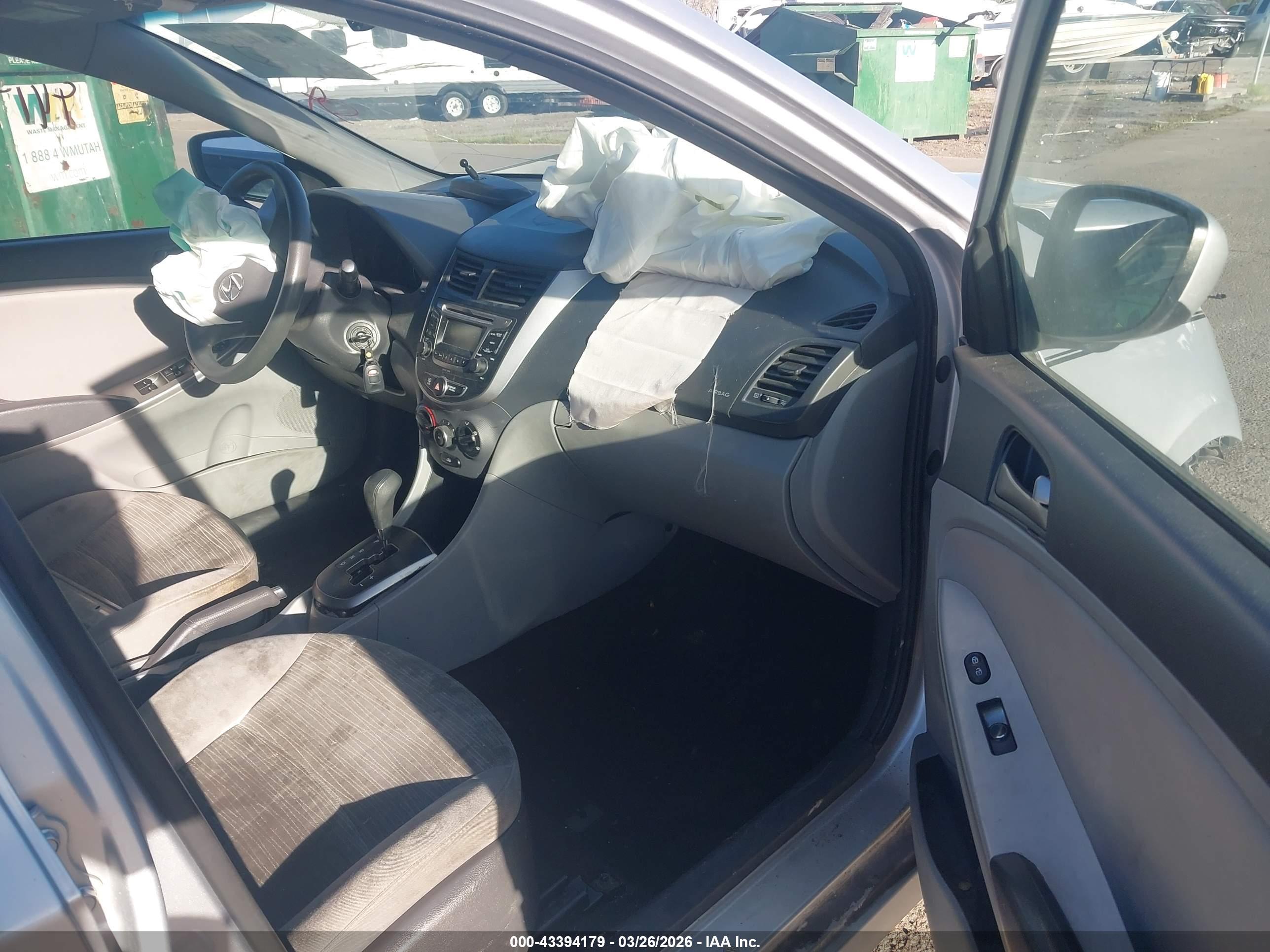 HYUNDAI ACCENT image 5