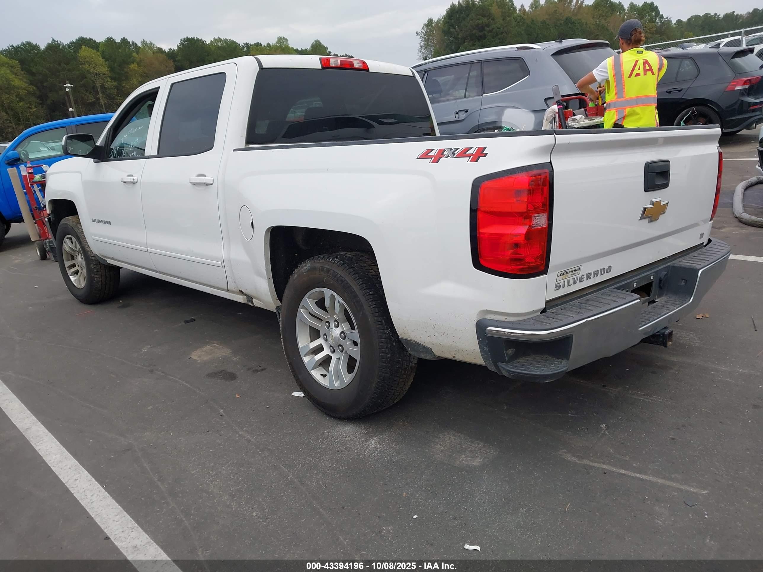 CHEVROLET SILVERADO image 3