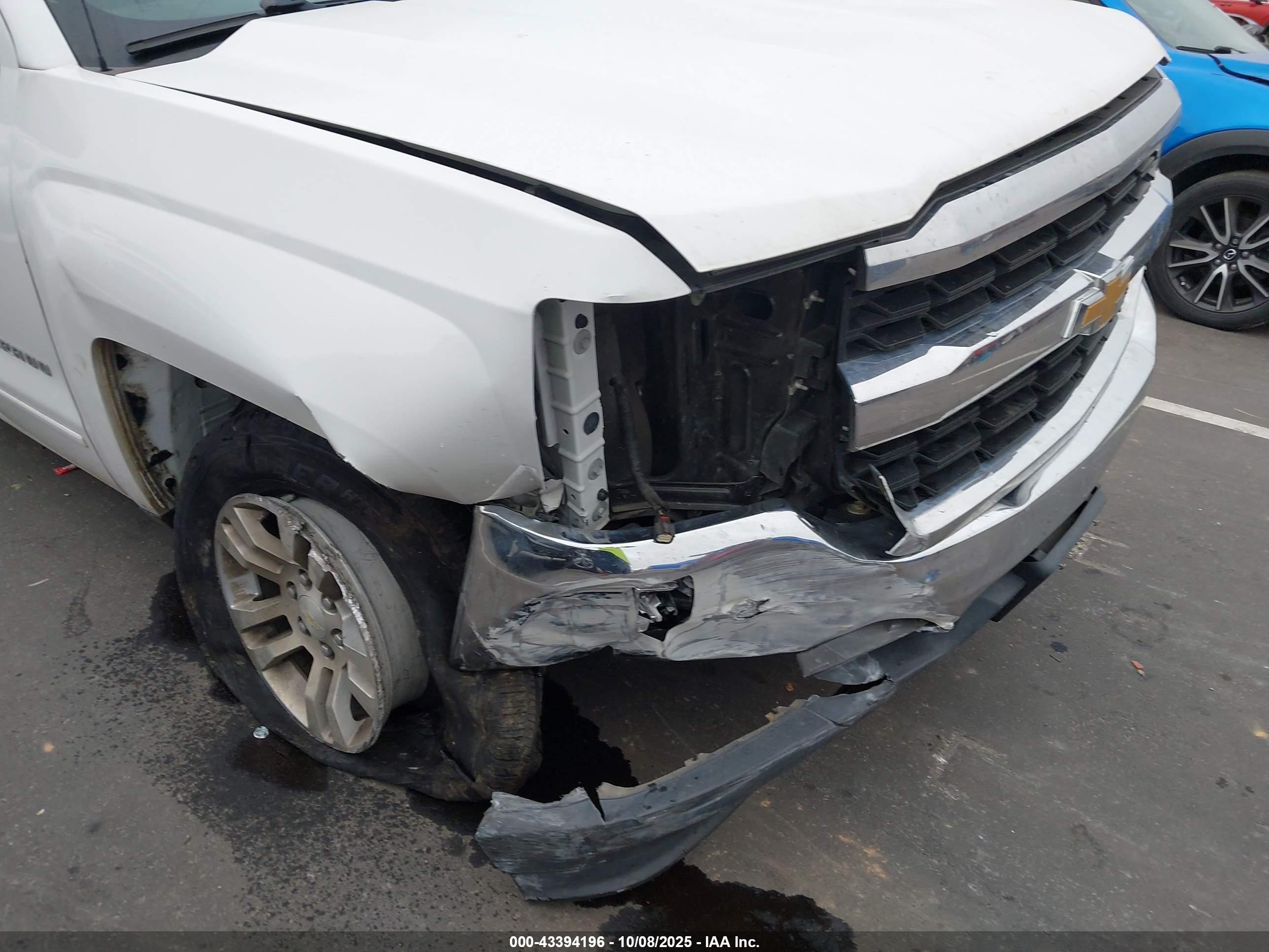 CHEVROLET SILVERADO image 6