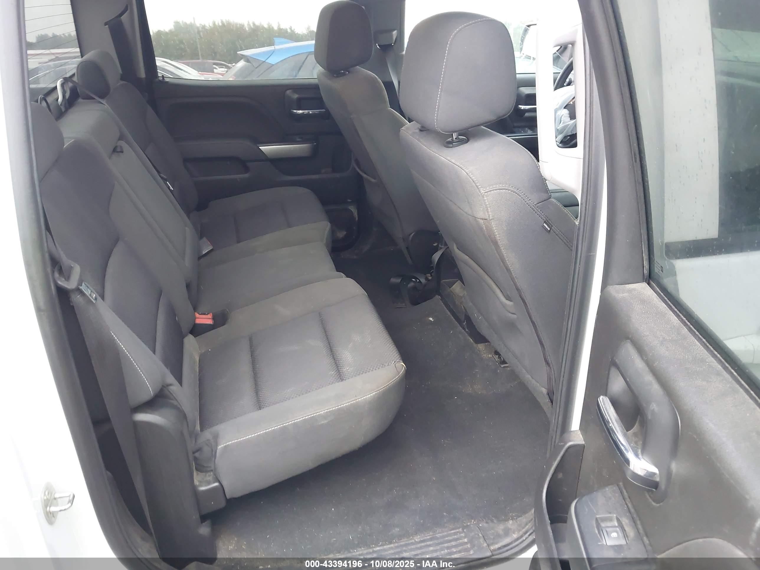 CHEVROLET SILVERADO image 8
