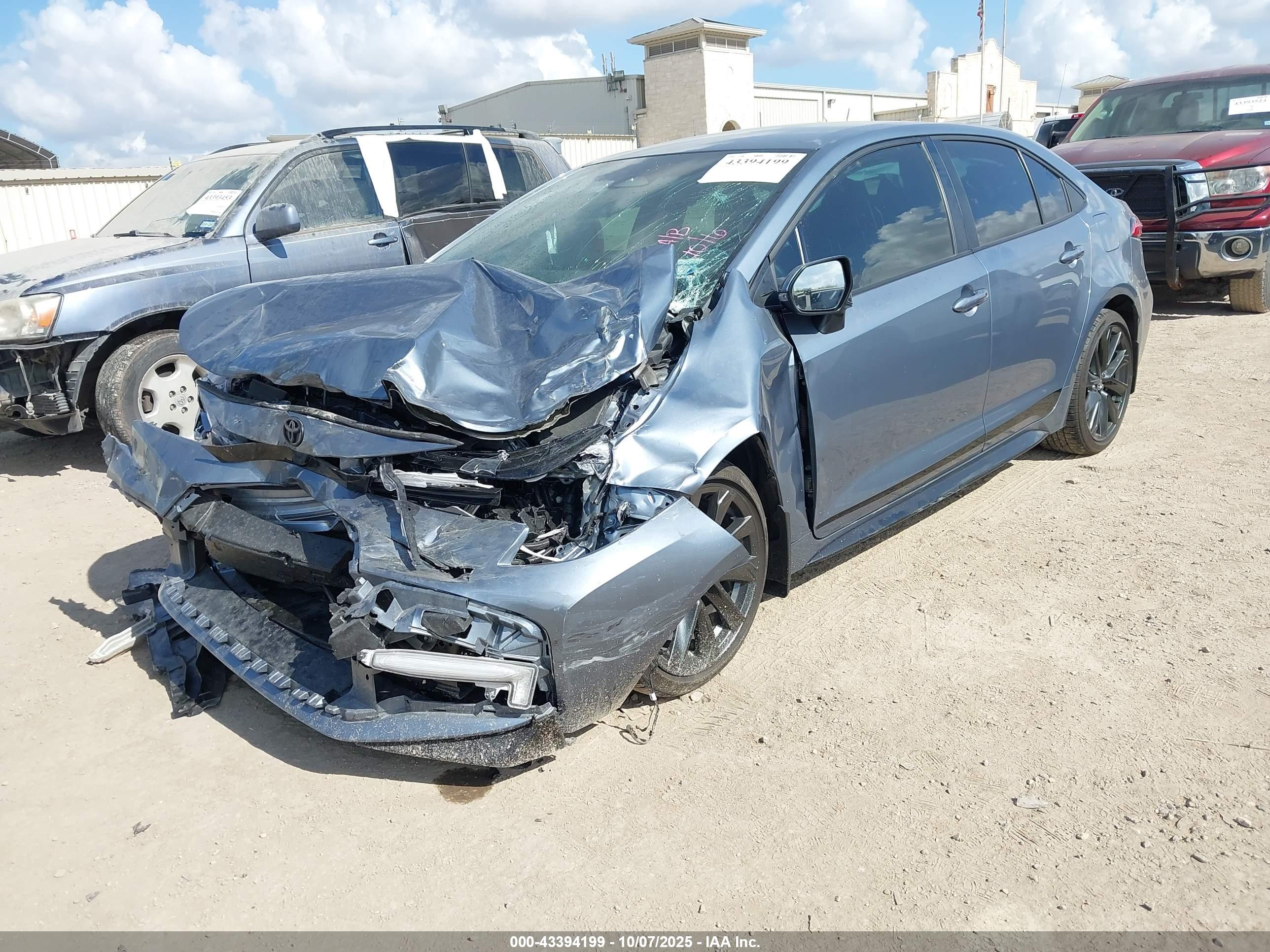 TOYOTA COROLLA image 2