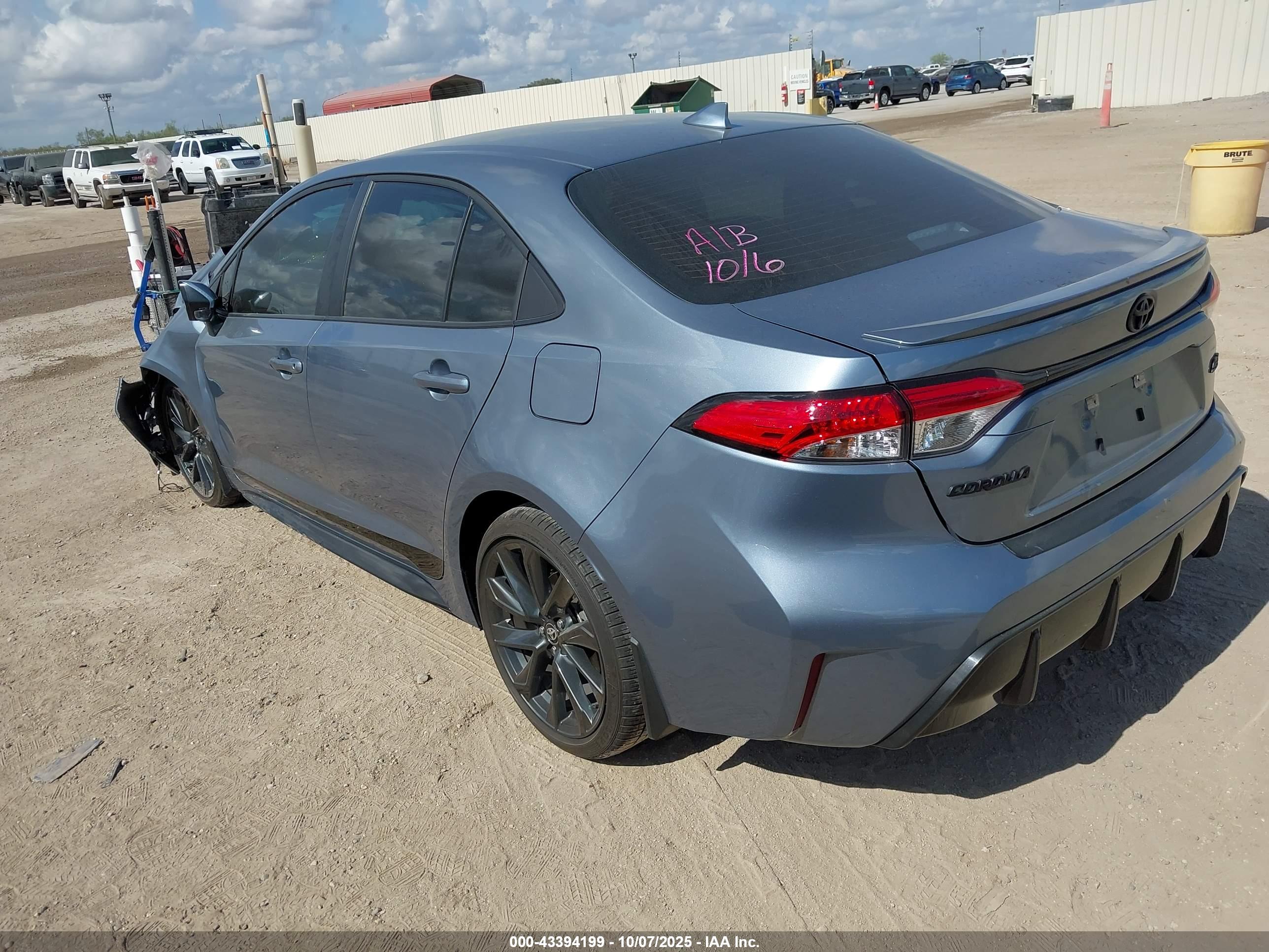 TOYOTA COROLLA image 3