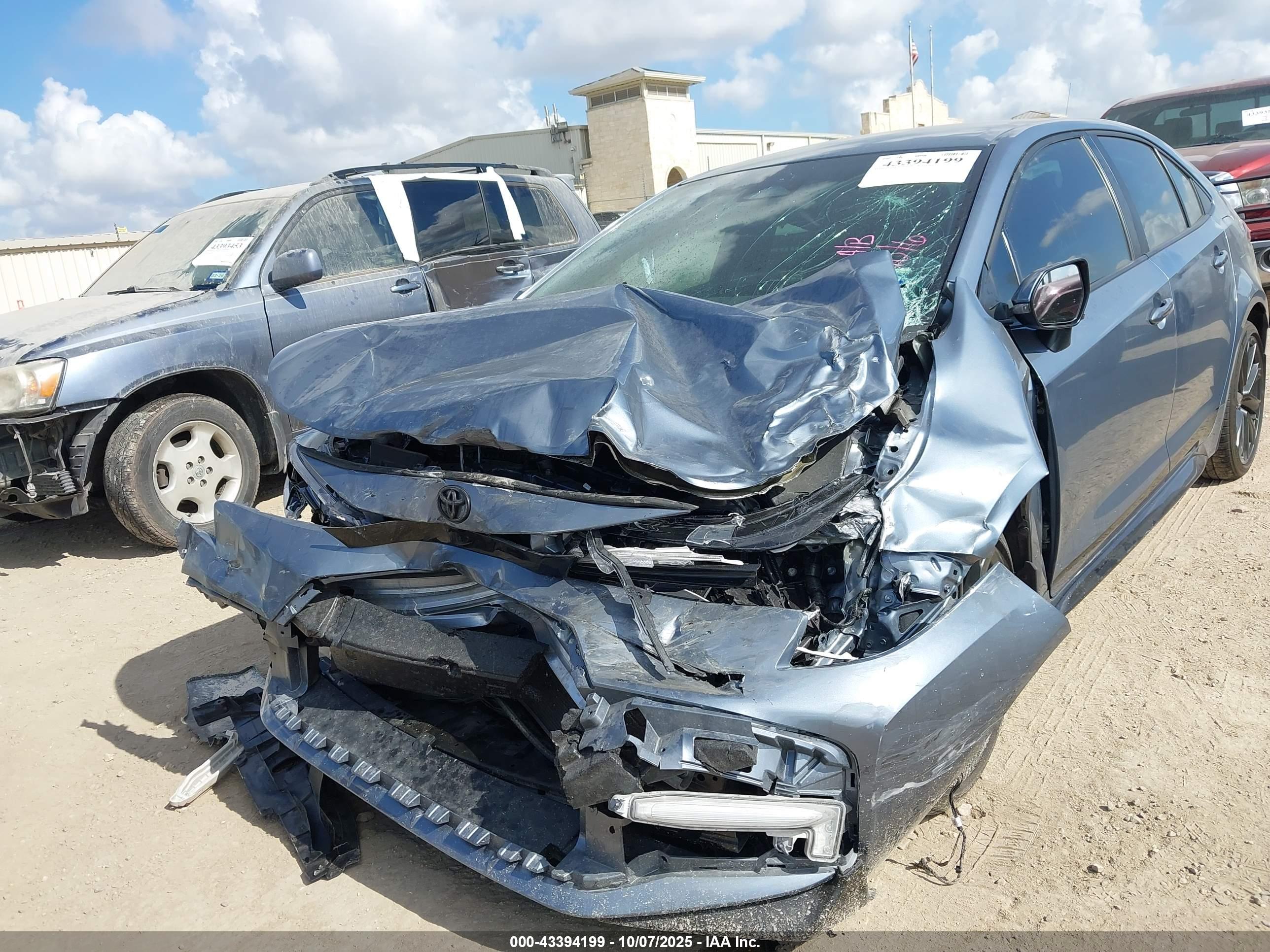 TOYOTA COROLLA image 6