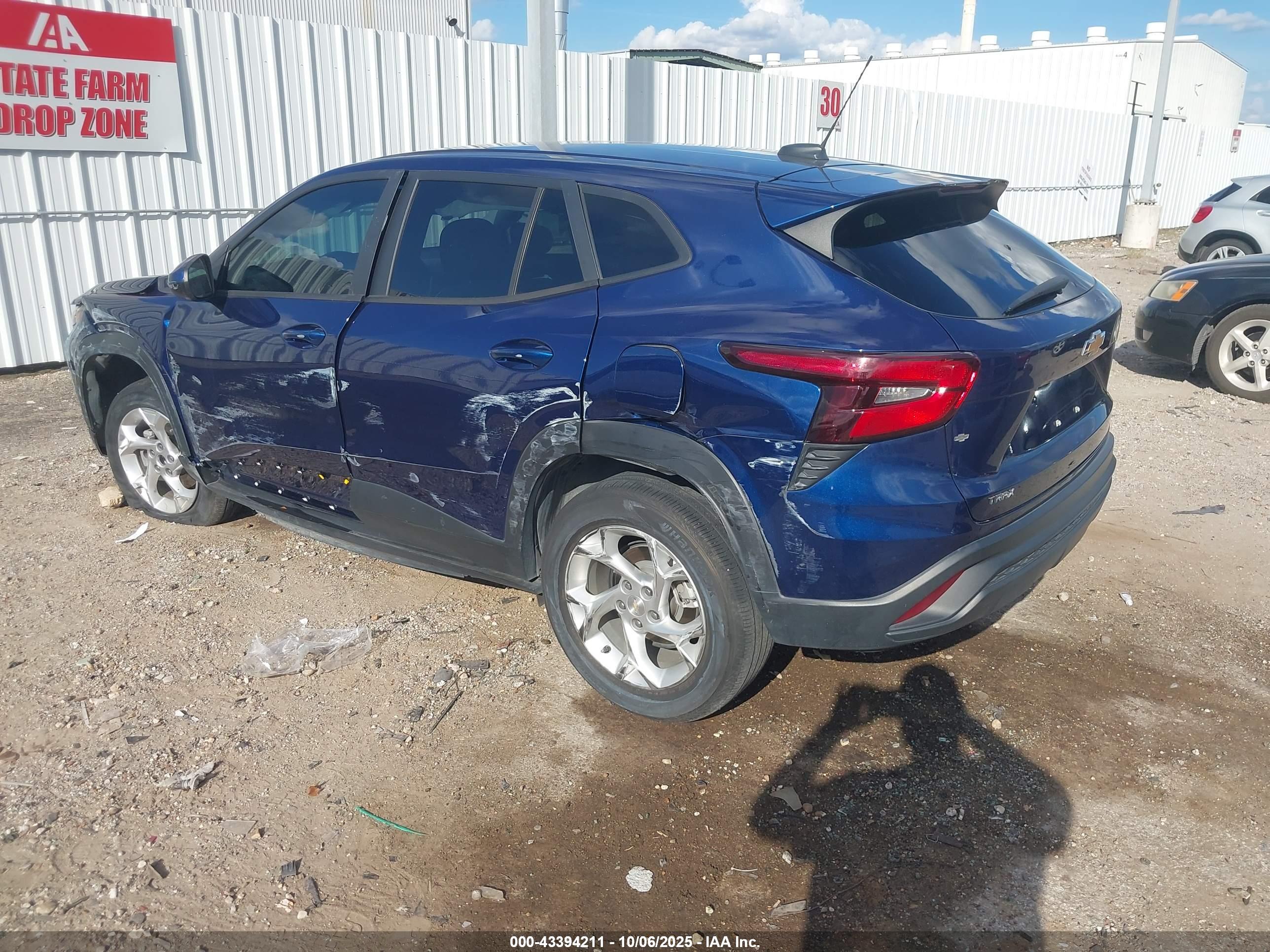 CHEVROLET TRAX image 3