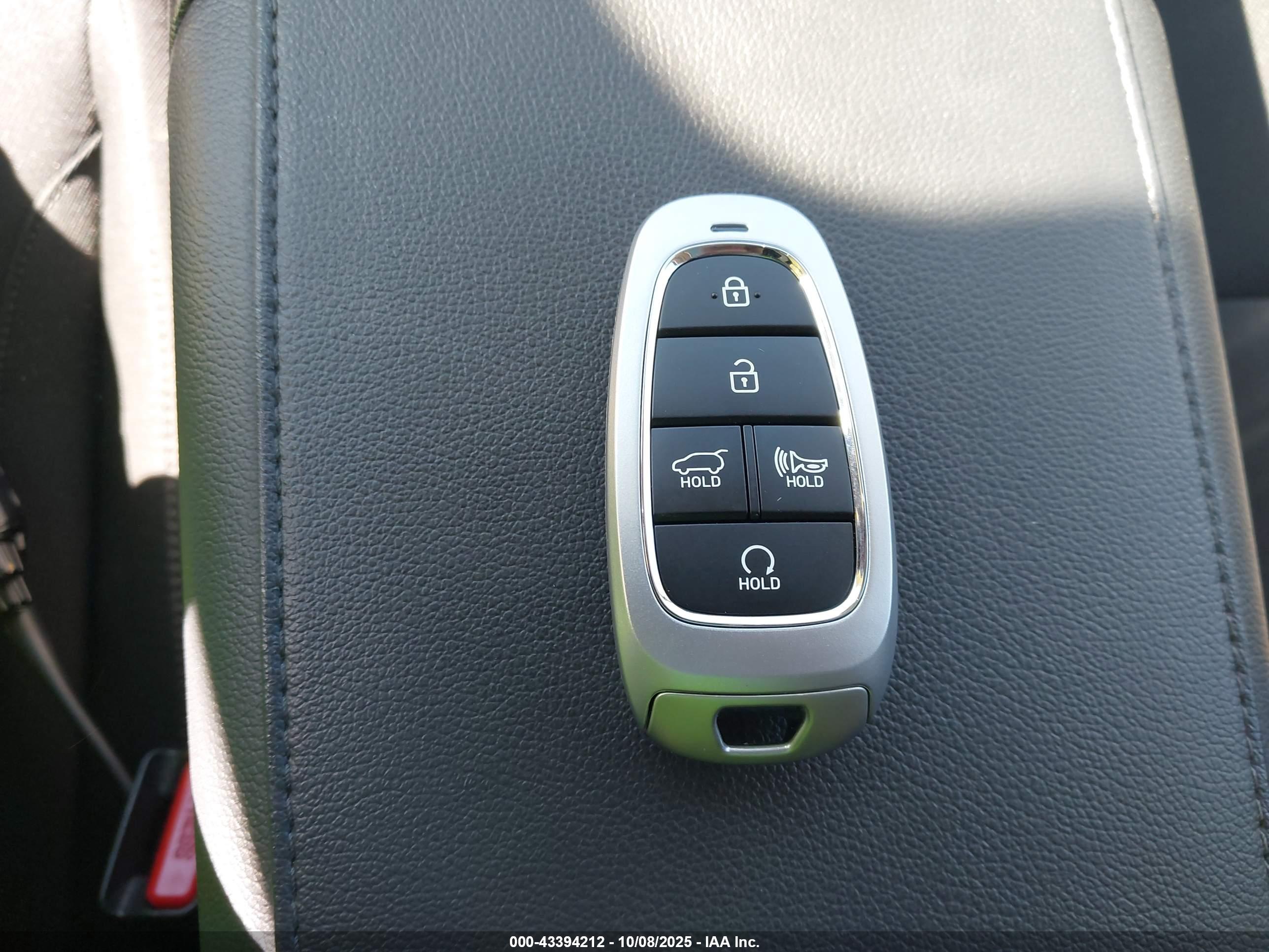 HYUNDAI TUCSON image 11