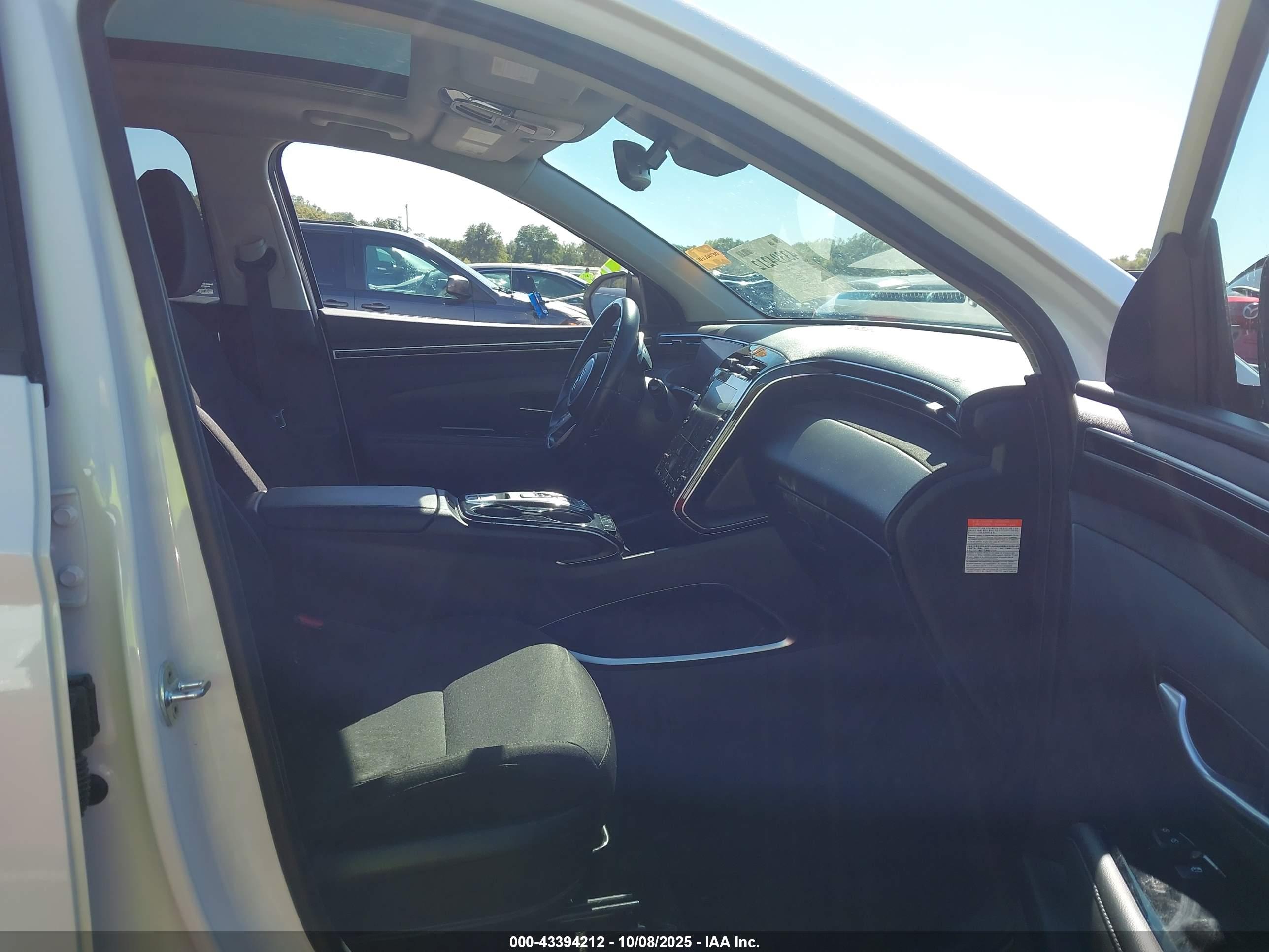 HYUNDAI TUCSON image 5