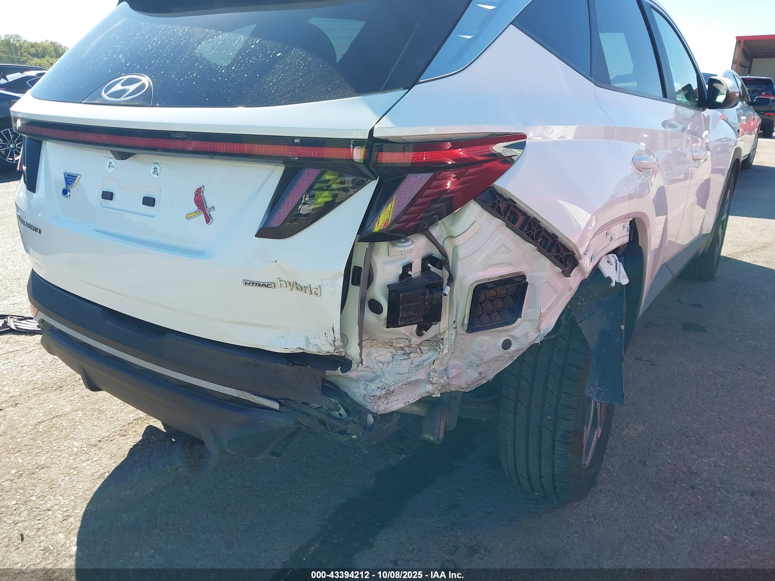 HYUNDAI TUCSON image 6