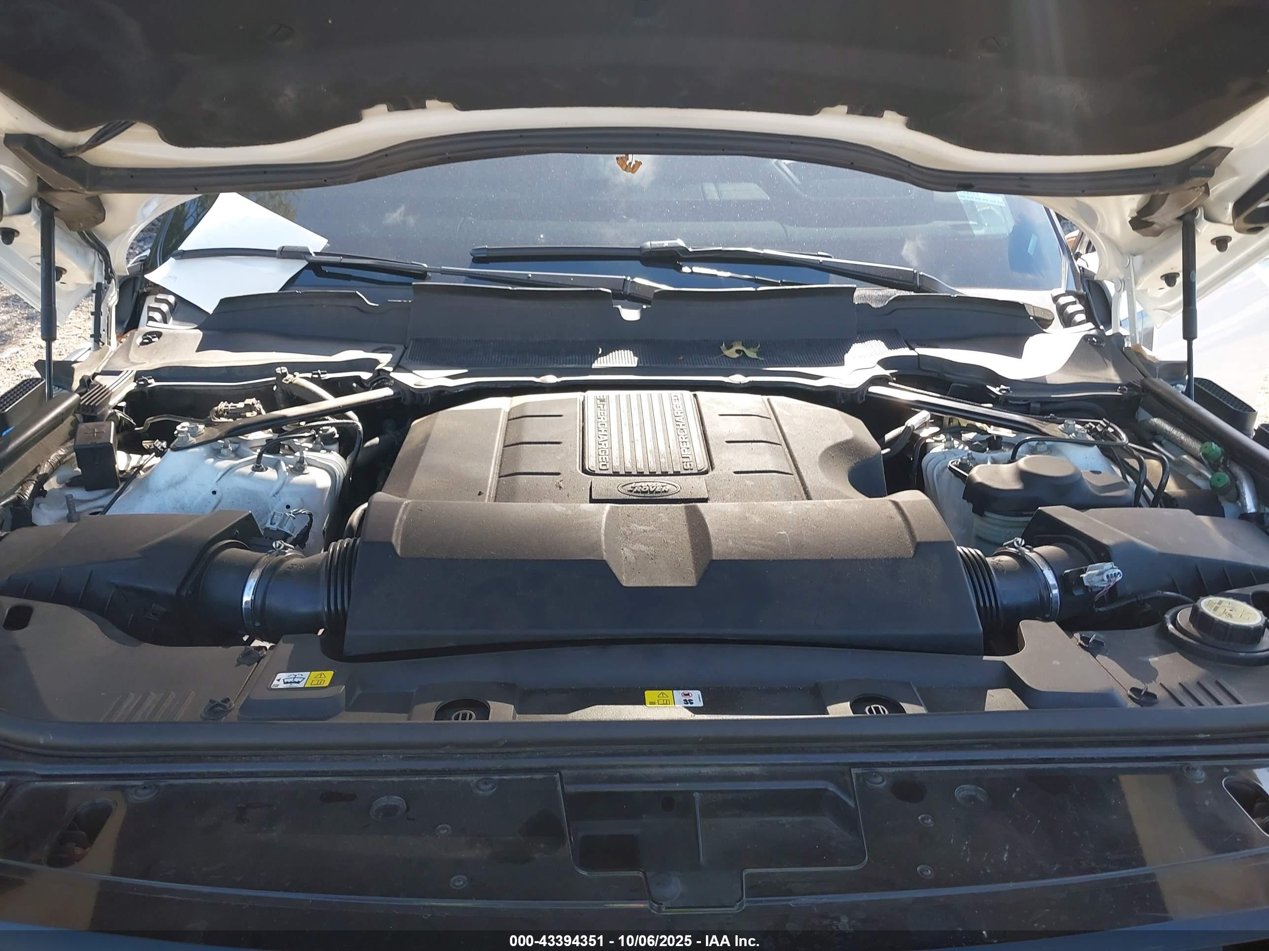 LAND ROVER image 10