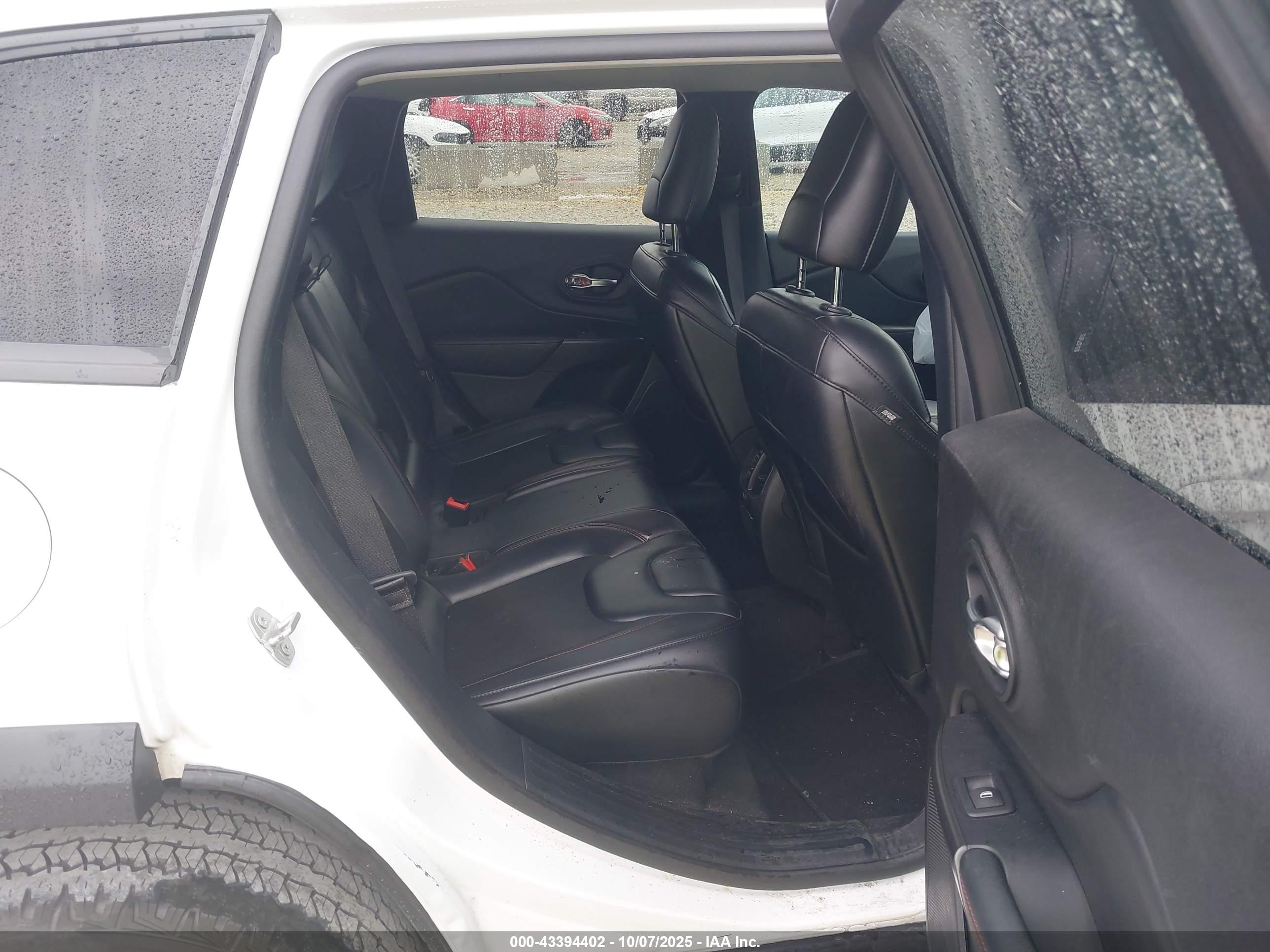 JEEP CHEROKEE image 8