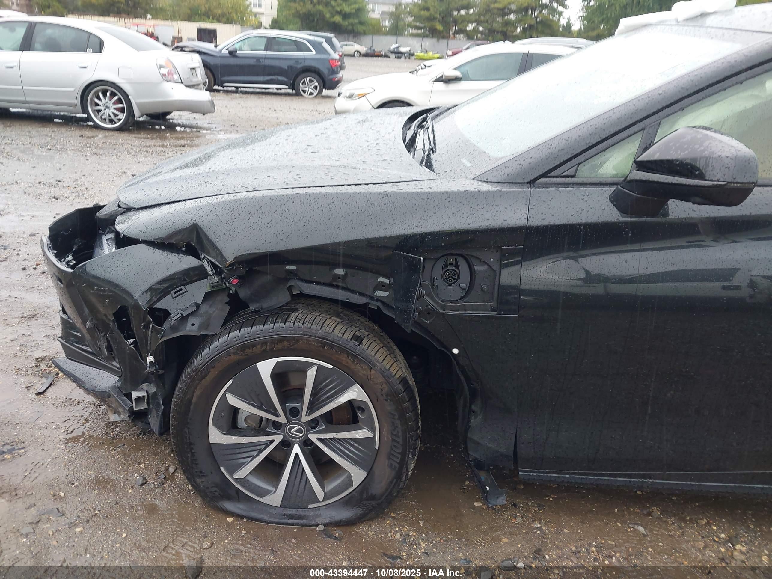 LEXUS RZ image 6