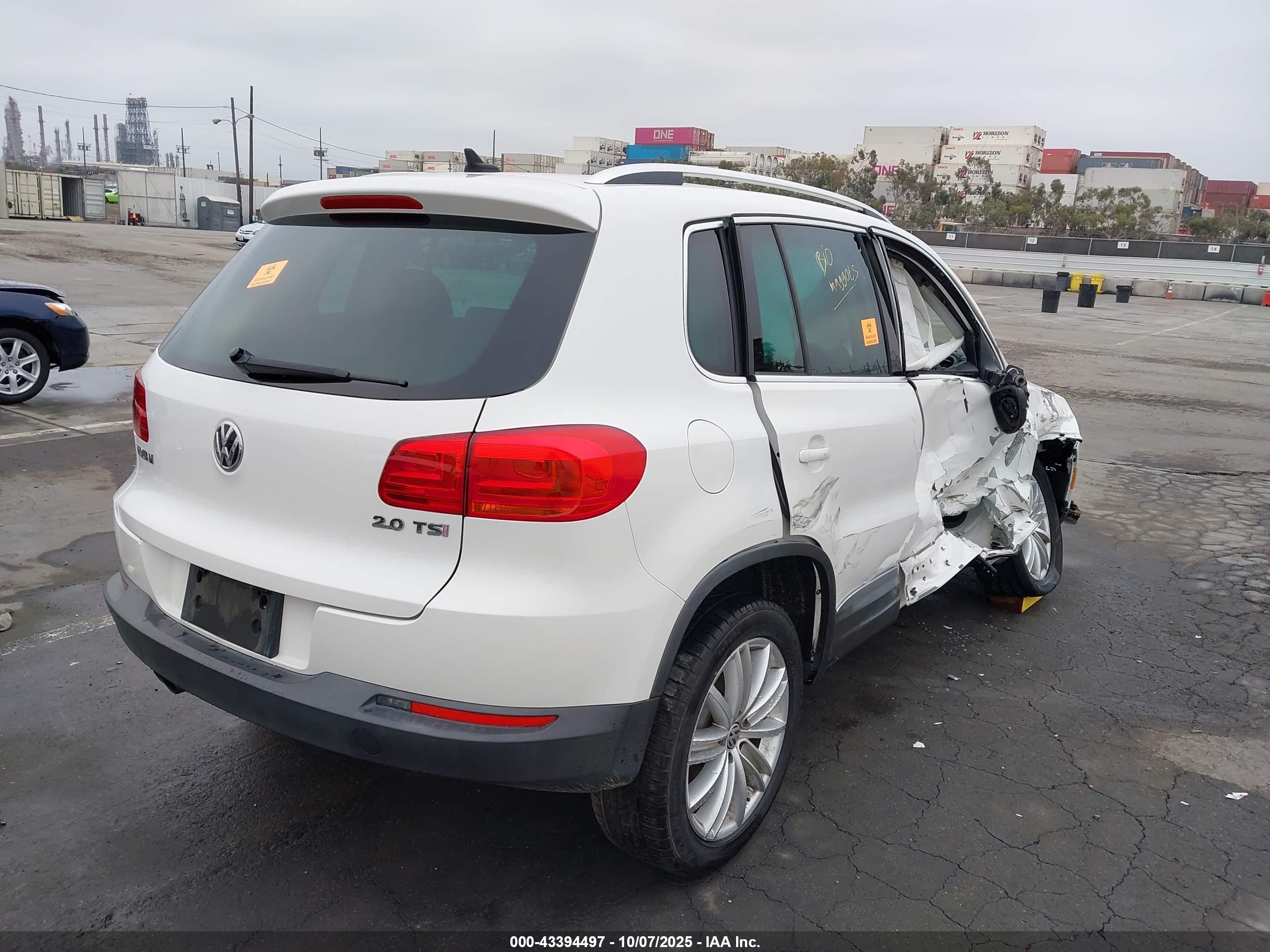 VOLKSWAGEN TIGUAN image 4