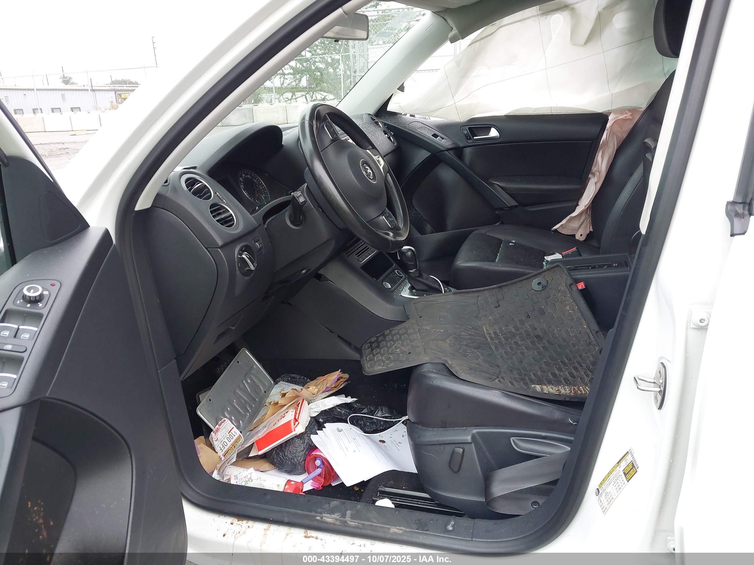 VOLKSWAGEN TIGUAN image 5