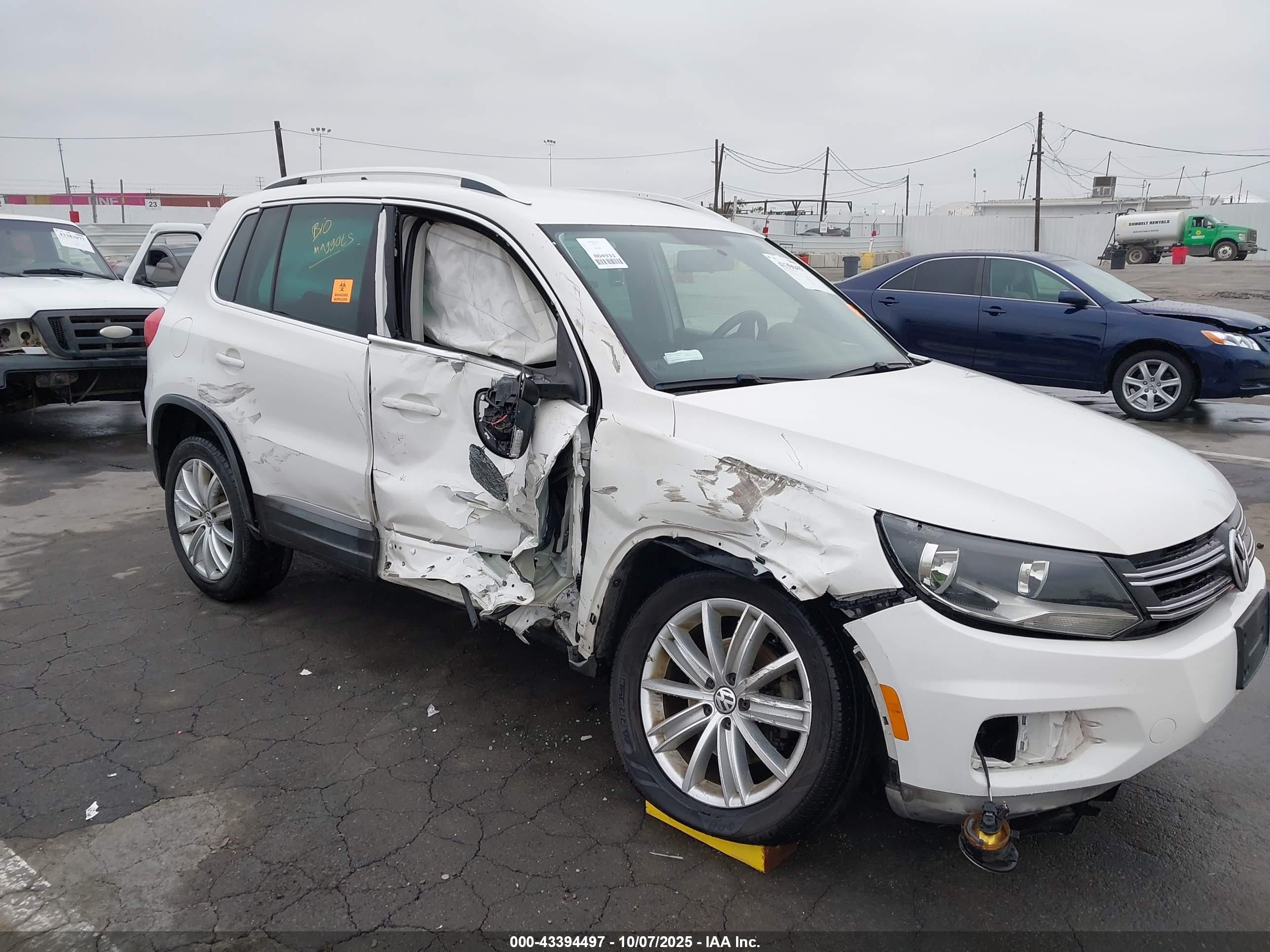 VOLKSWAGEN TIGUAN image 6