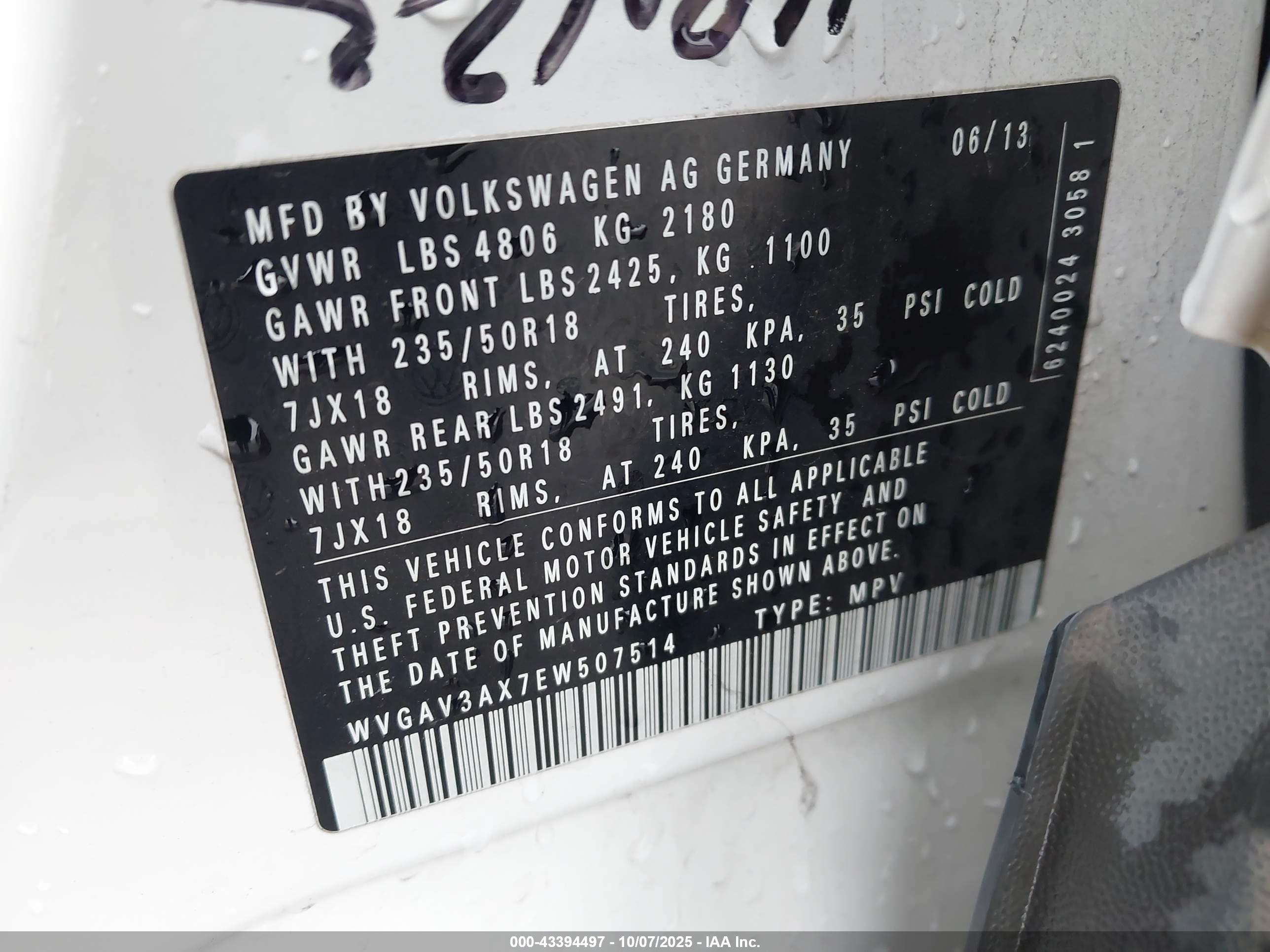 VOLKSWAGEN TIGUAN image 9