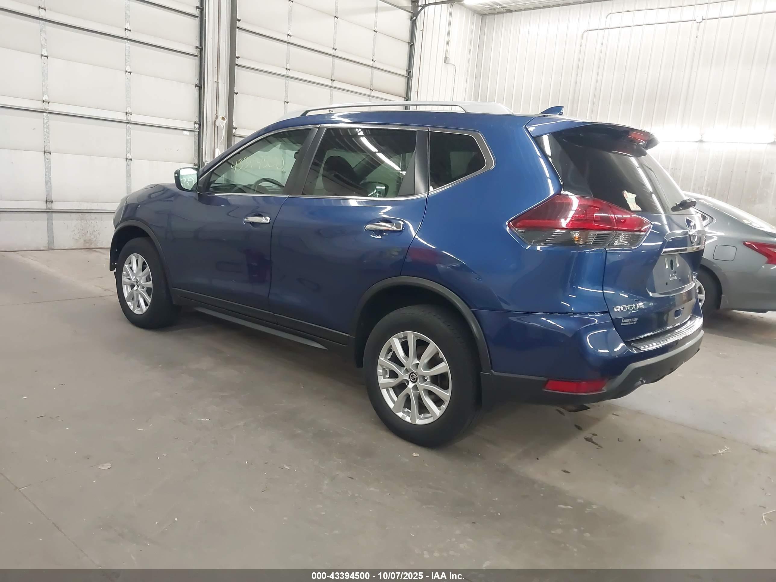 NISSAN ROGUE image 3