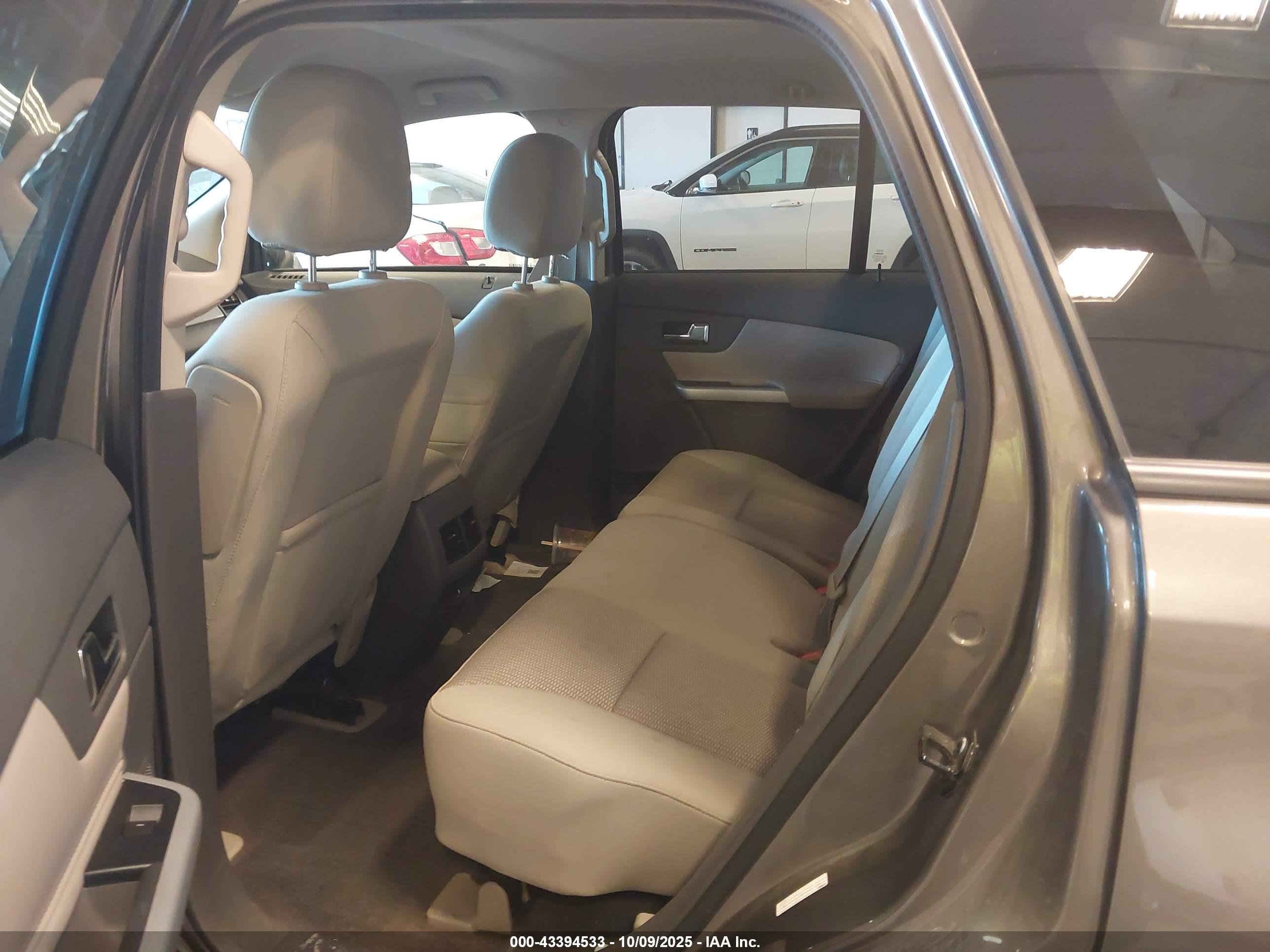 FORD EDGE image 8
