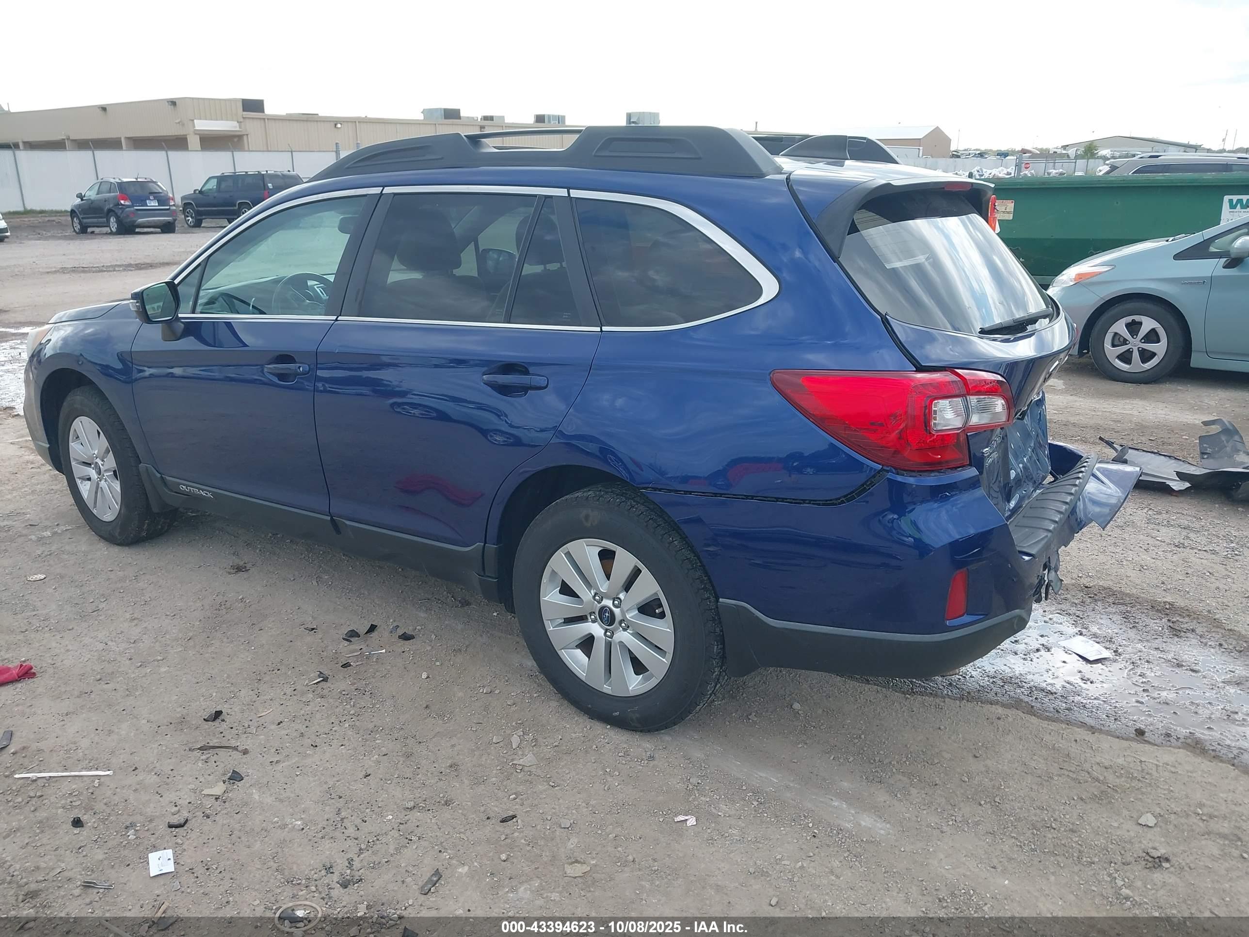 SUBARU OUTBACK image 3