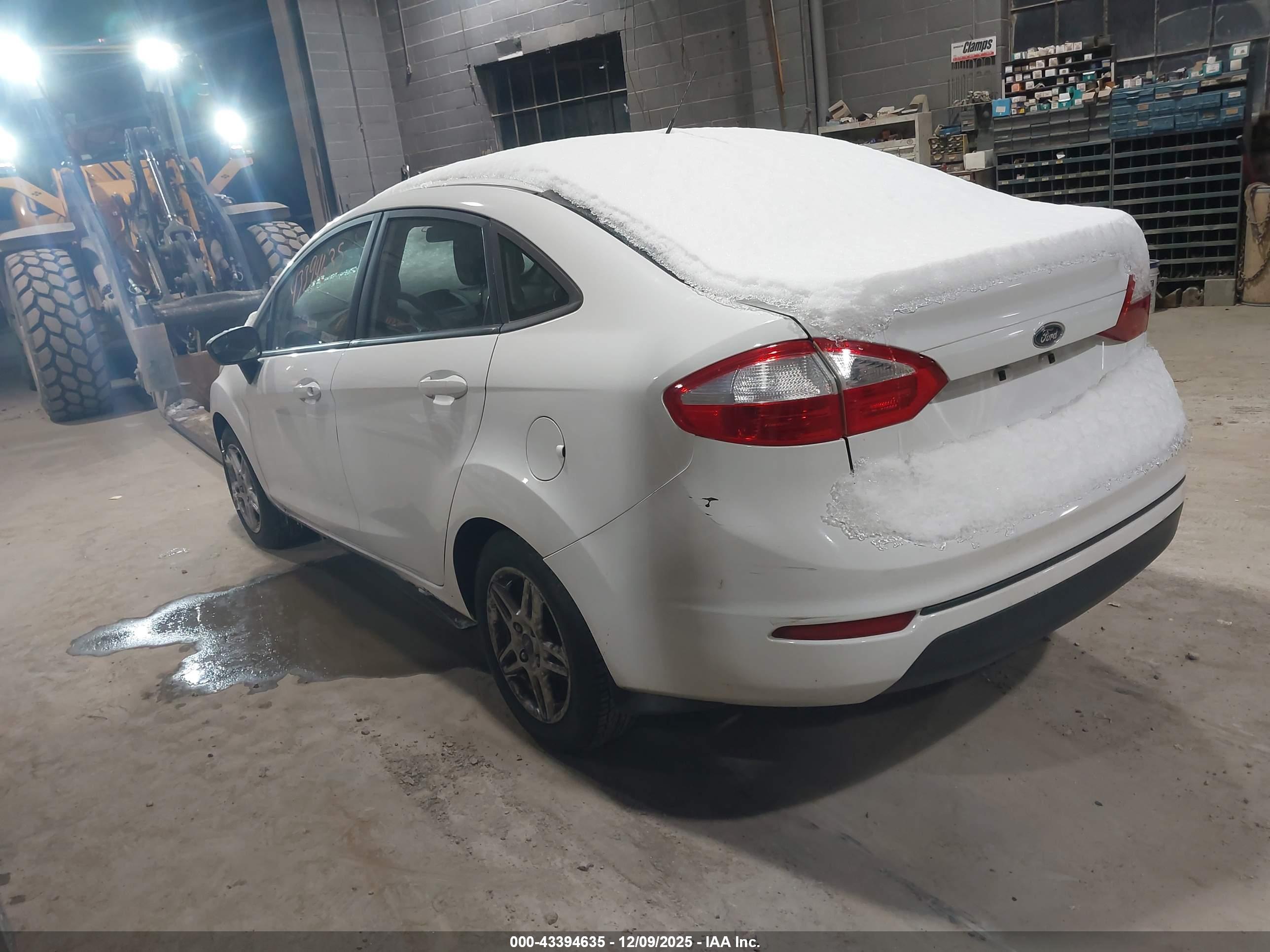 FORD FIESTA image 3
