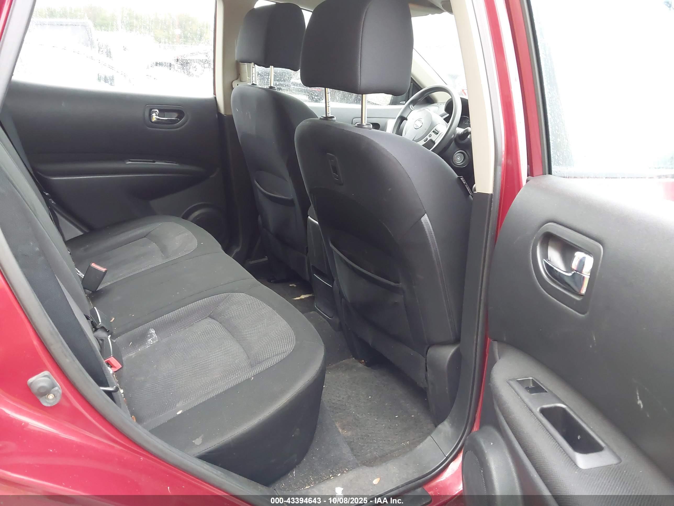 NISSAN ROGUE image 8