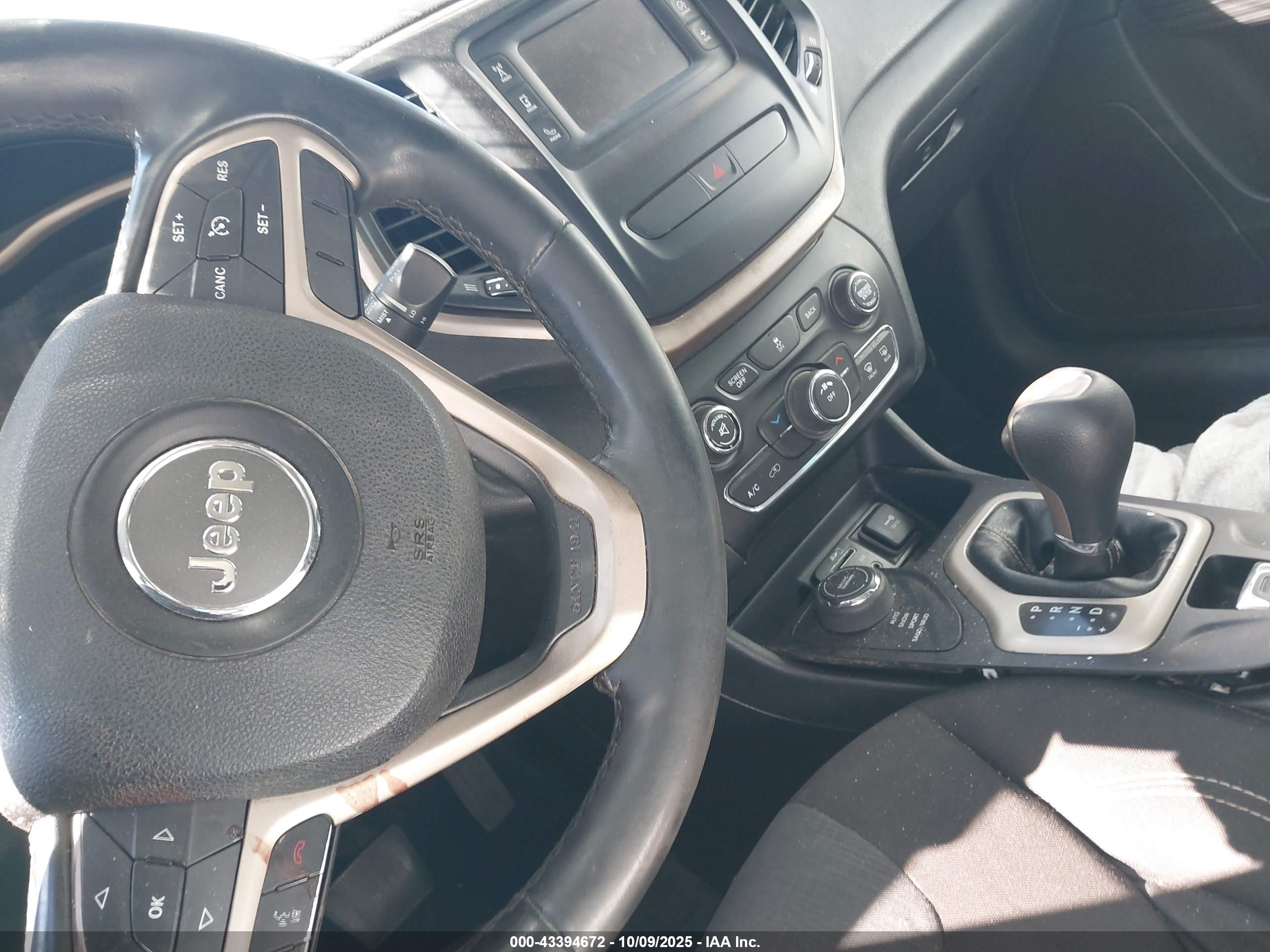 JEEP CHEROKEE image 11