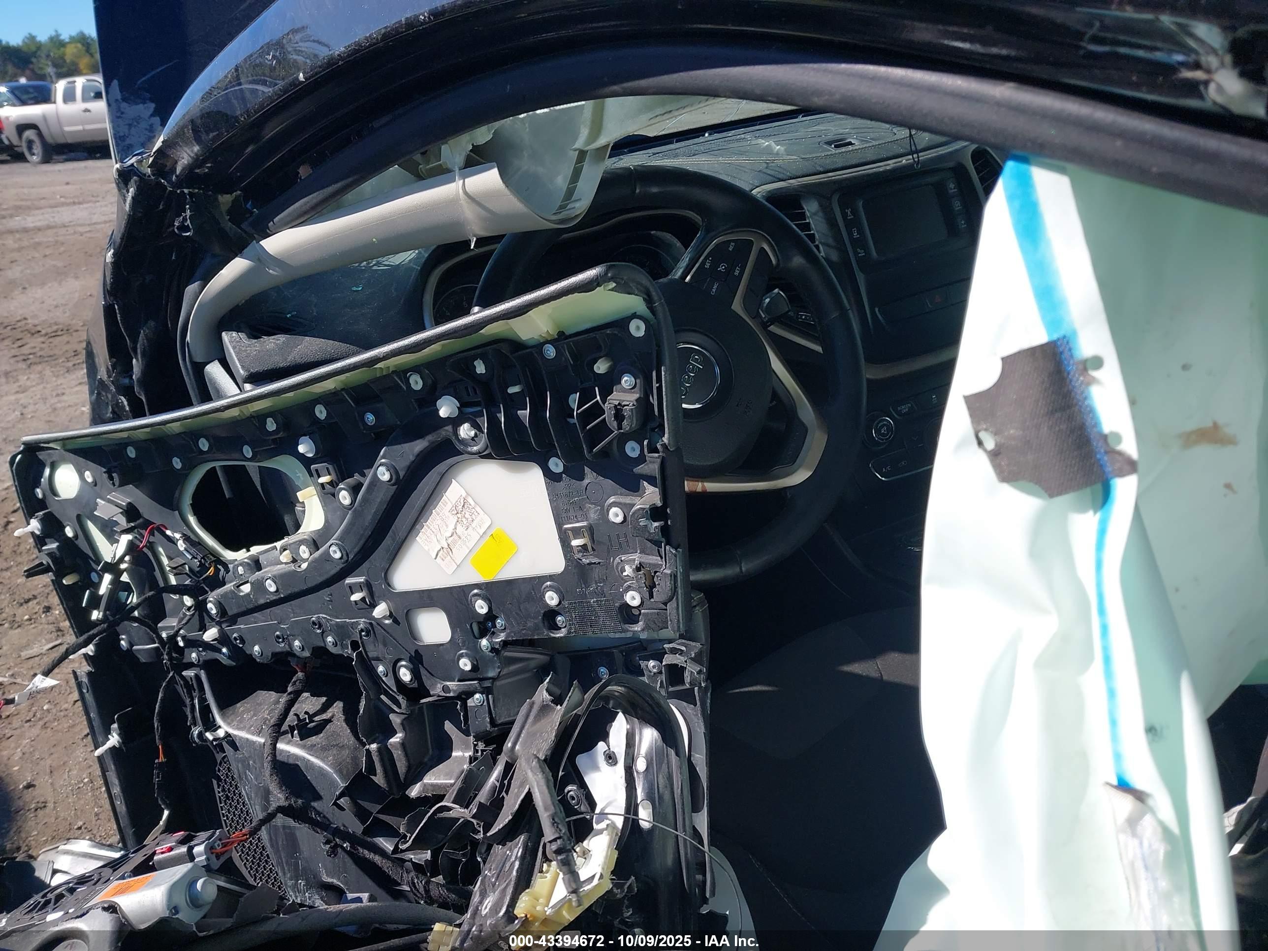 JEEP CHEROKEE image 7