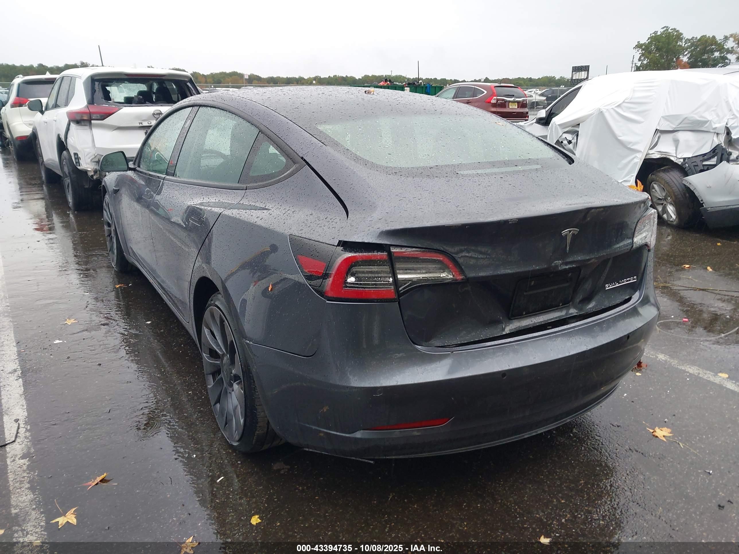 TESLA MODEL image 3