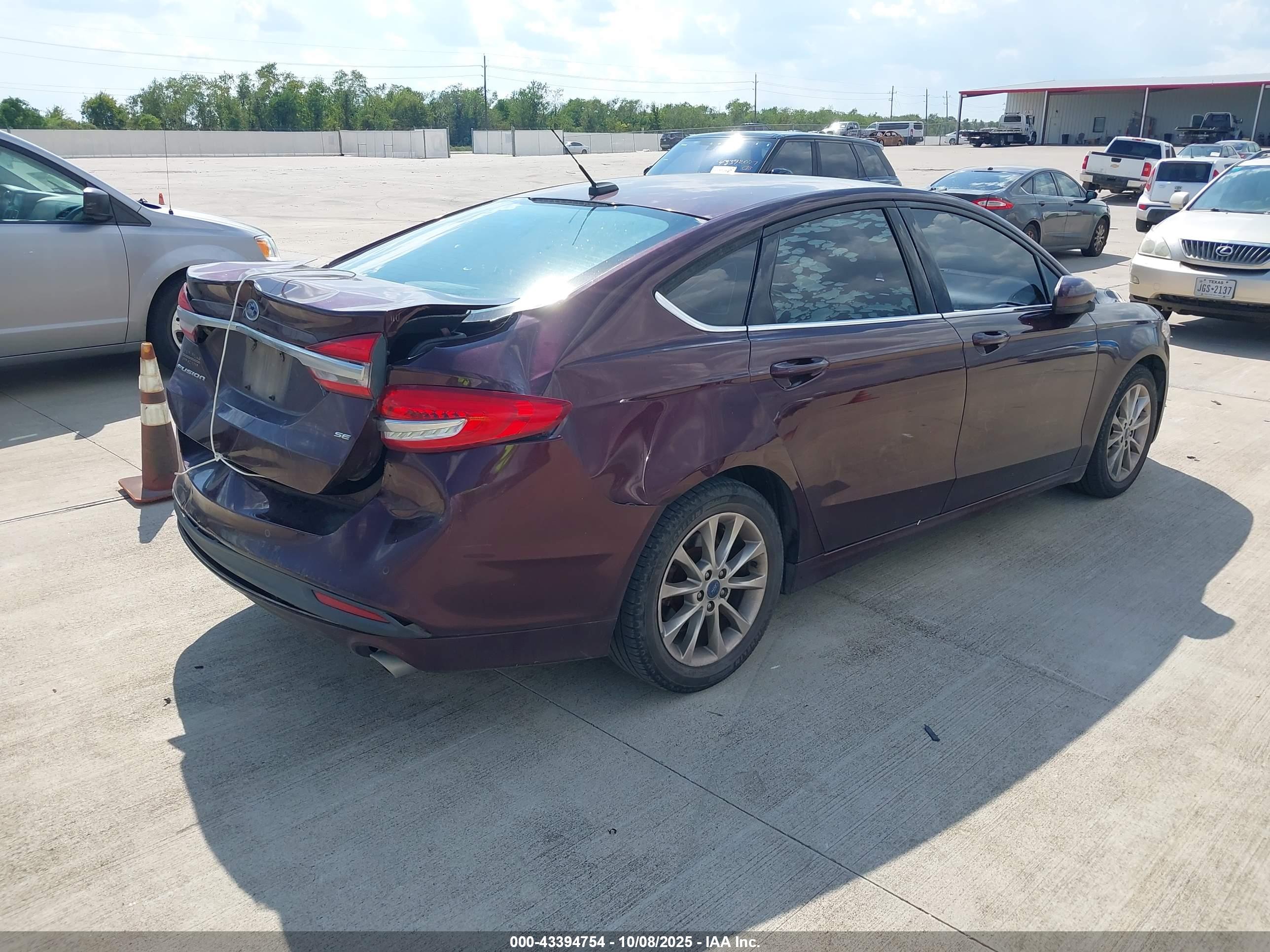 FORD FUSION image 4